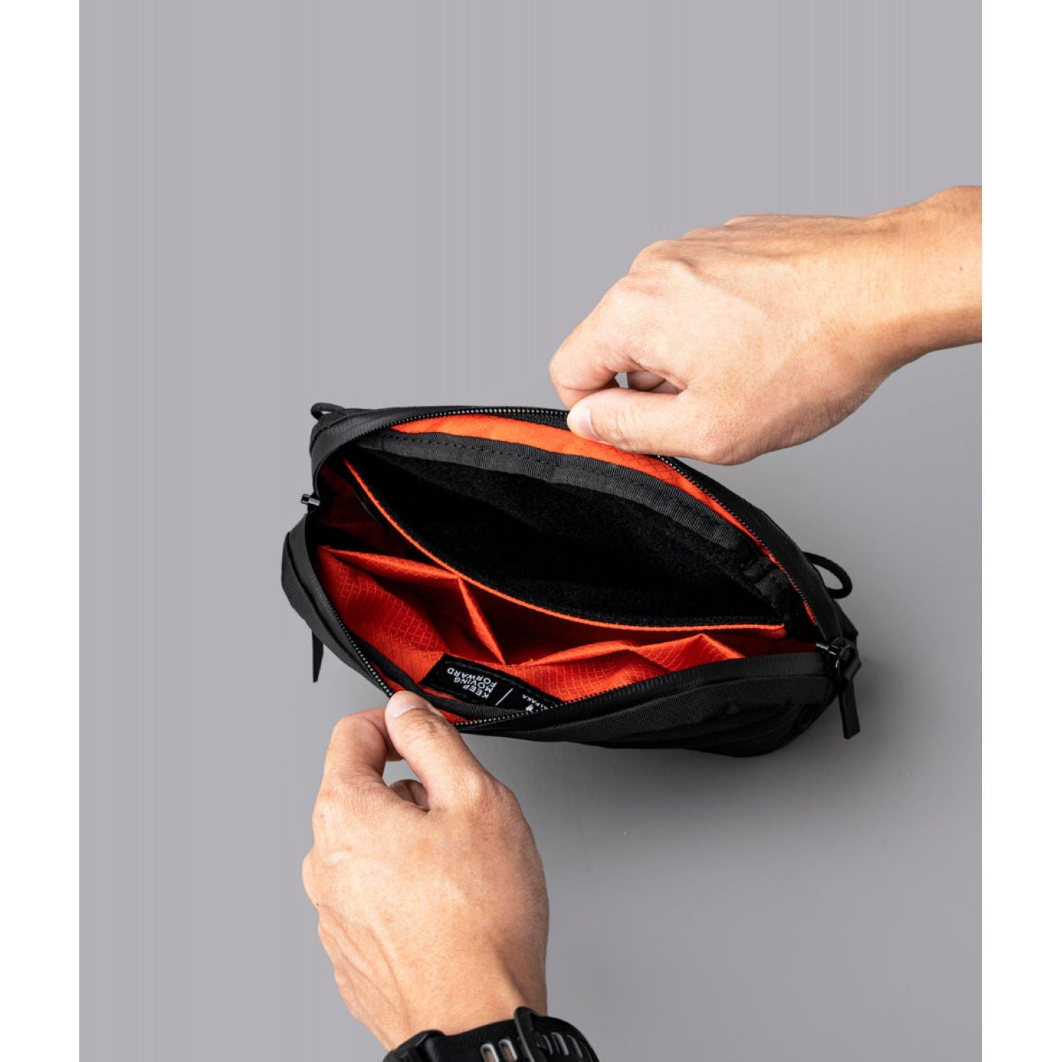 ALPAKA Flight Sling 1L X-Pac VX42 (Black)