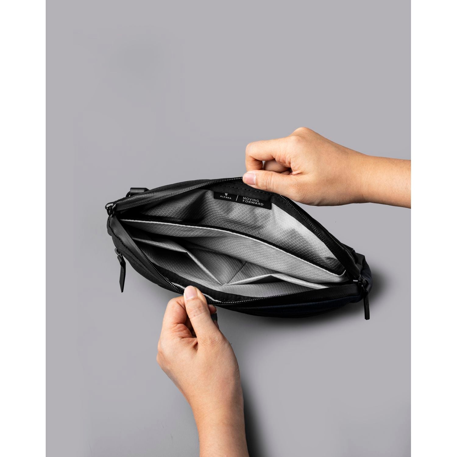 ALPAKA Flight Sling Axoflux 400D (Black)