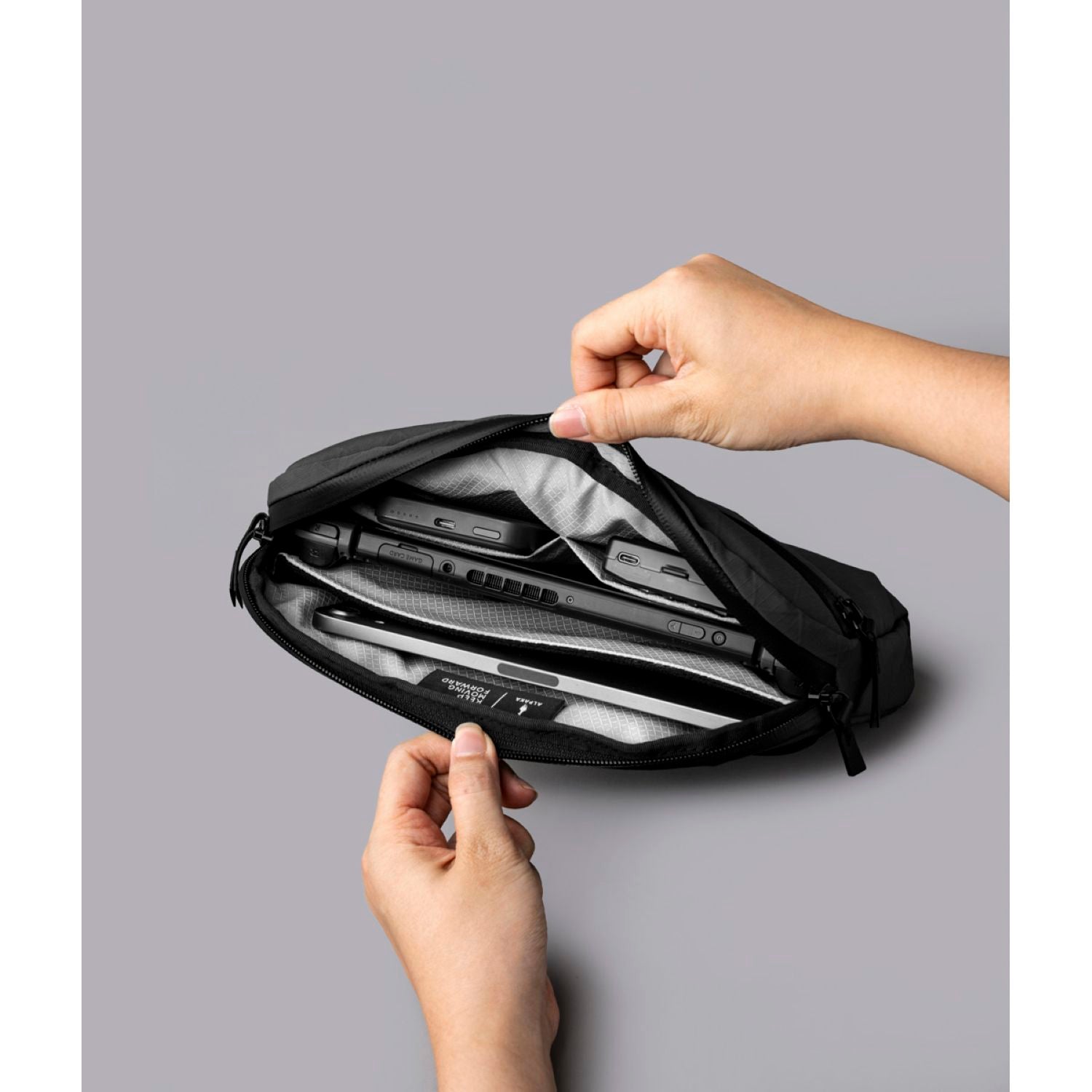 ALPAKA Flight Sling Axogrid 210D (Black)