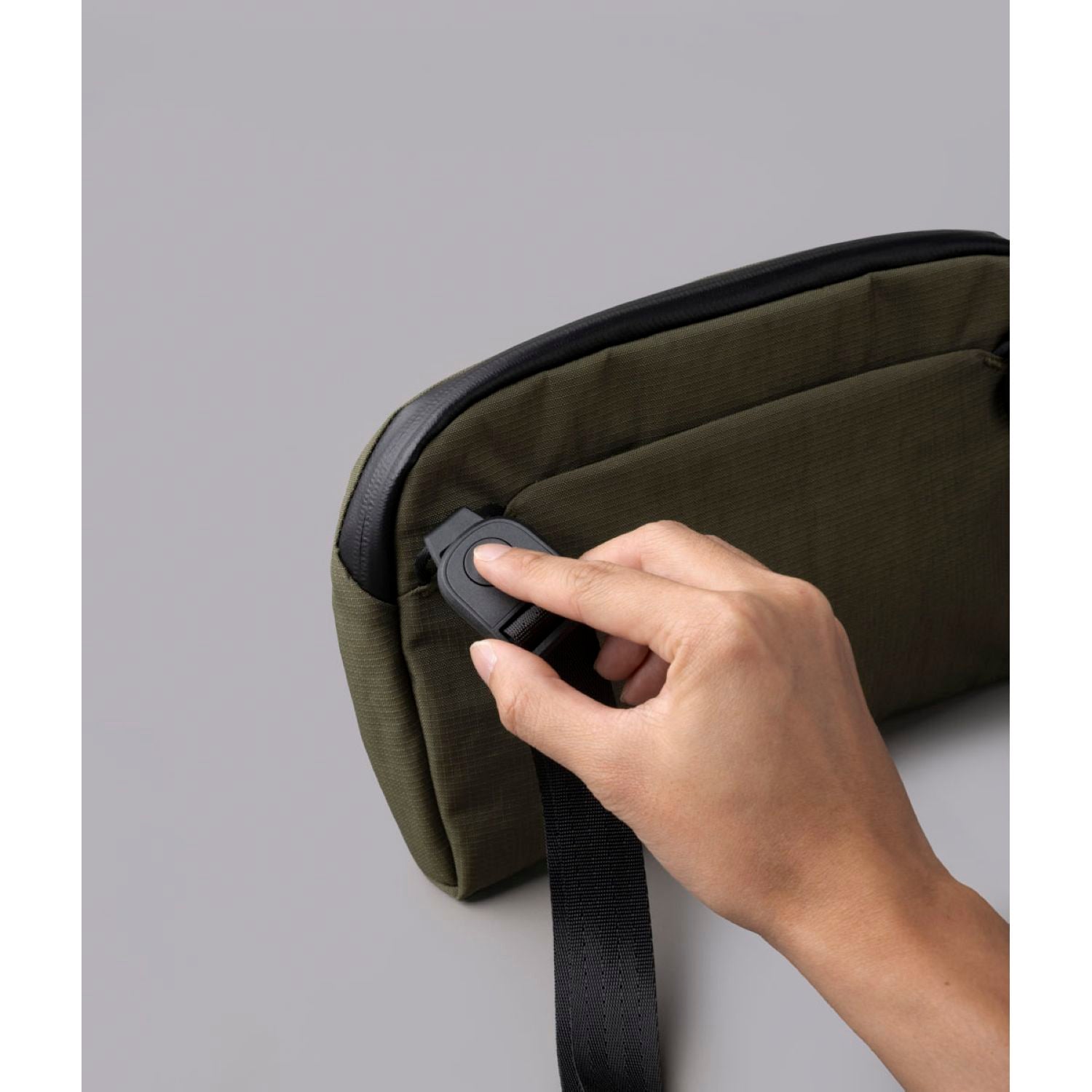 ALPAKA Flight Sling With Grey Lining Axoflux 400D (Green)