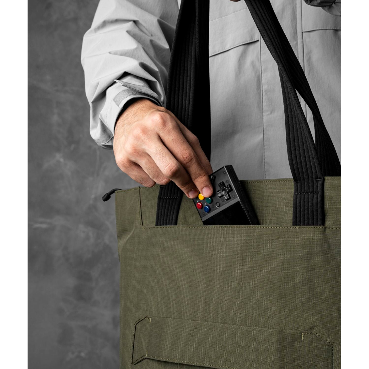 ALPAKA Flight Tote Bag (L) Axoflux 400D (Green)