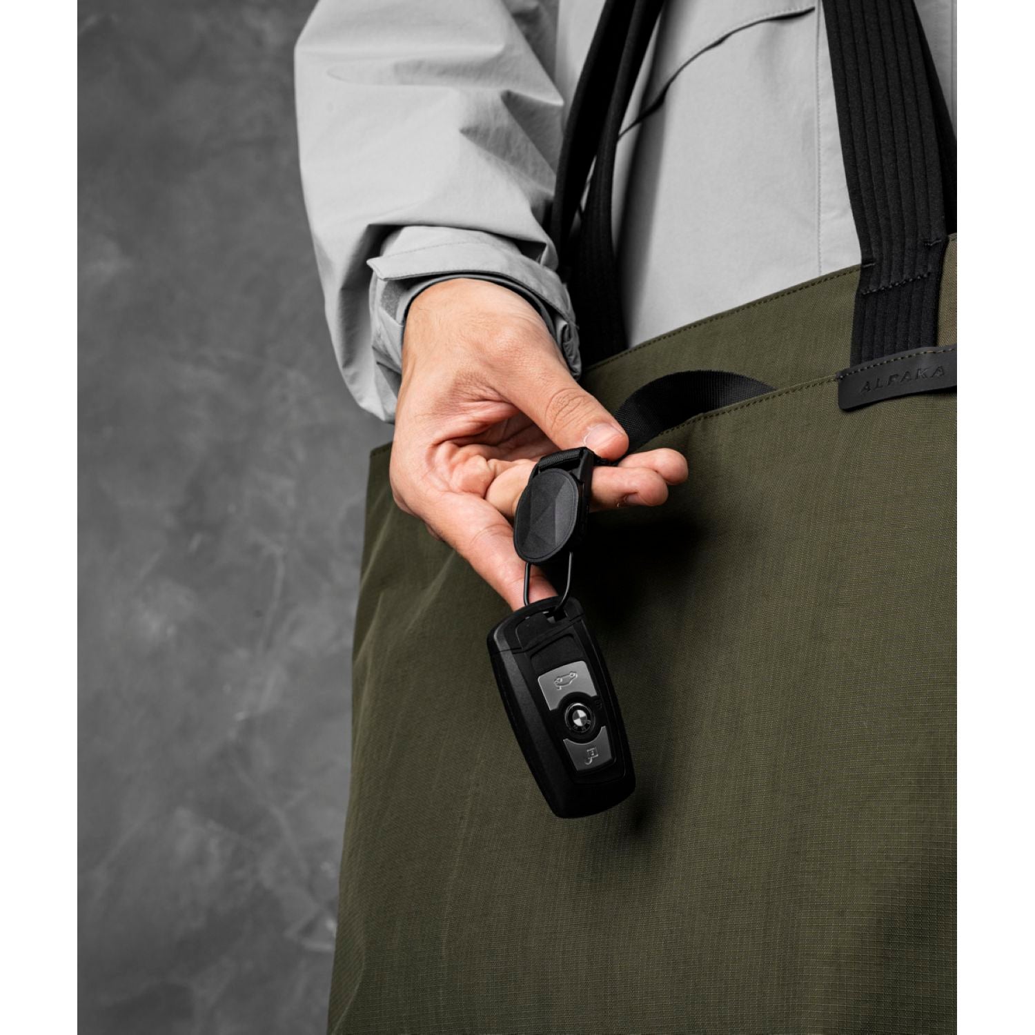 ALPAKA Flight Tote Bag (L) Axoflux 400D (Green)