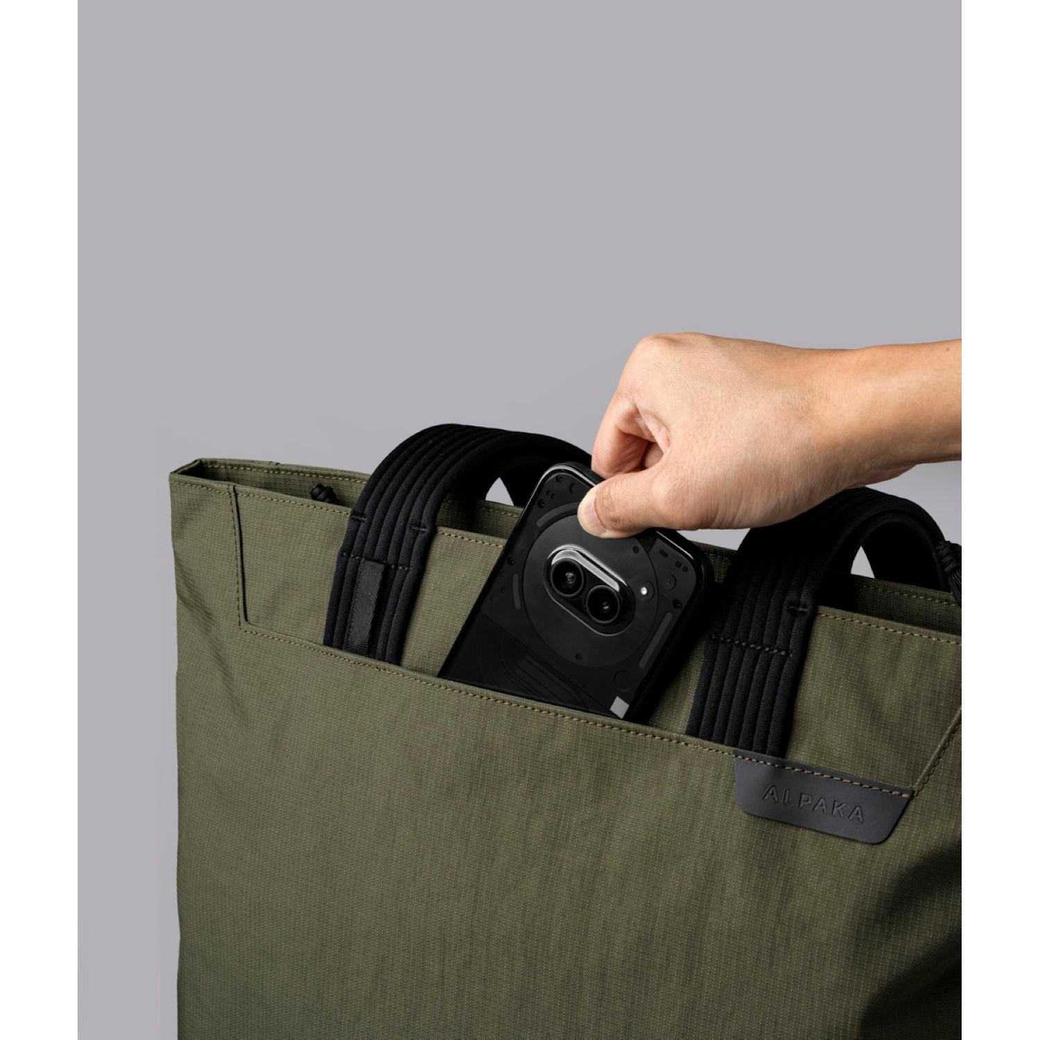 ALPAKA Flight Tote Bag (M) Axoflux 400D (Green)