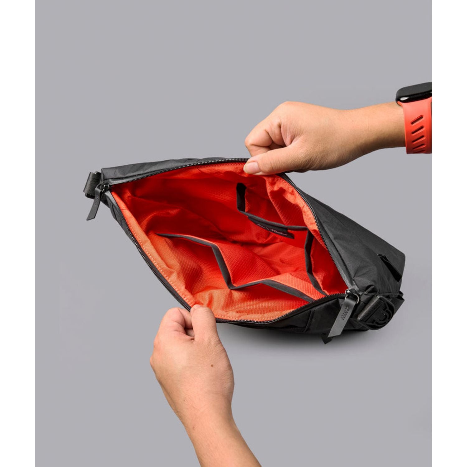 ALPAKA Flow Satchel 4L X-Pac X42 (Black)