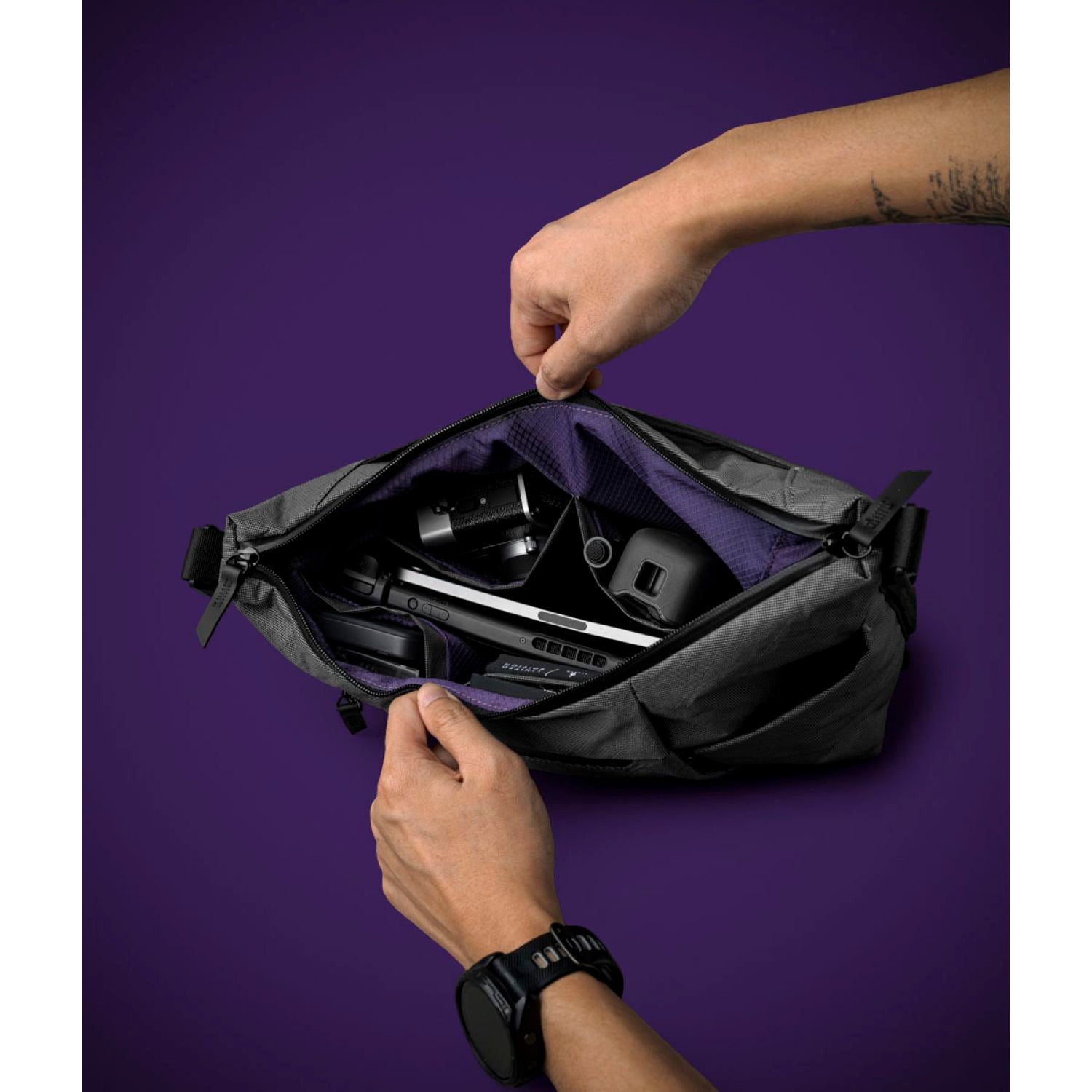 ALPAKA Flow Satchel Cyber Edition 4L Axogrid 100D Apex (Grey)