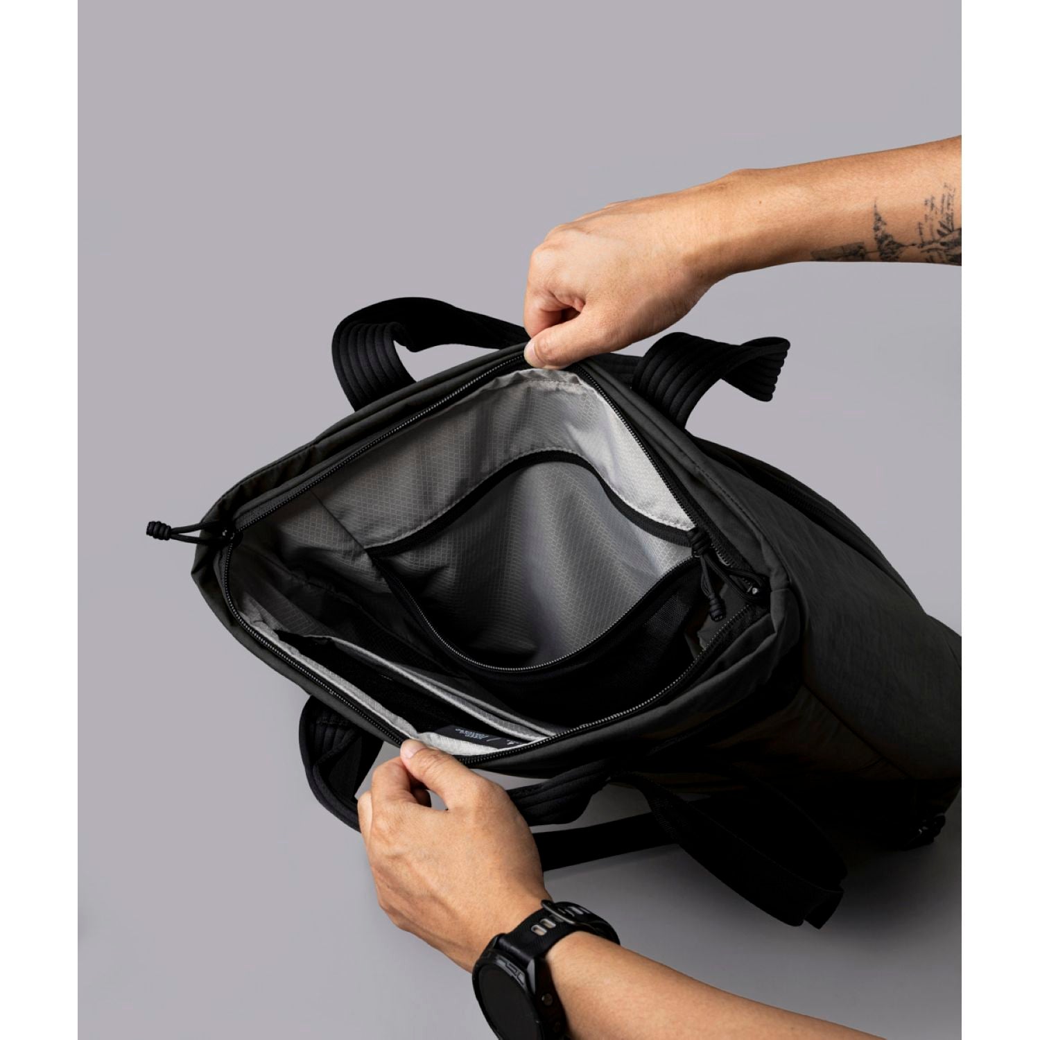 ALPAKA Flow Tote Pack Axoflux 400D (Black)