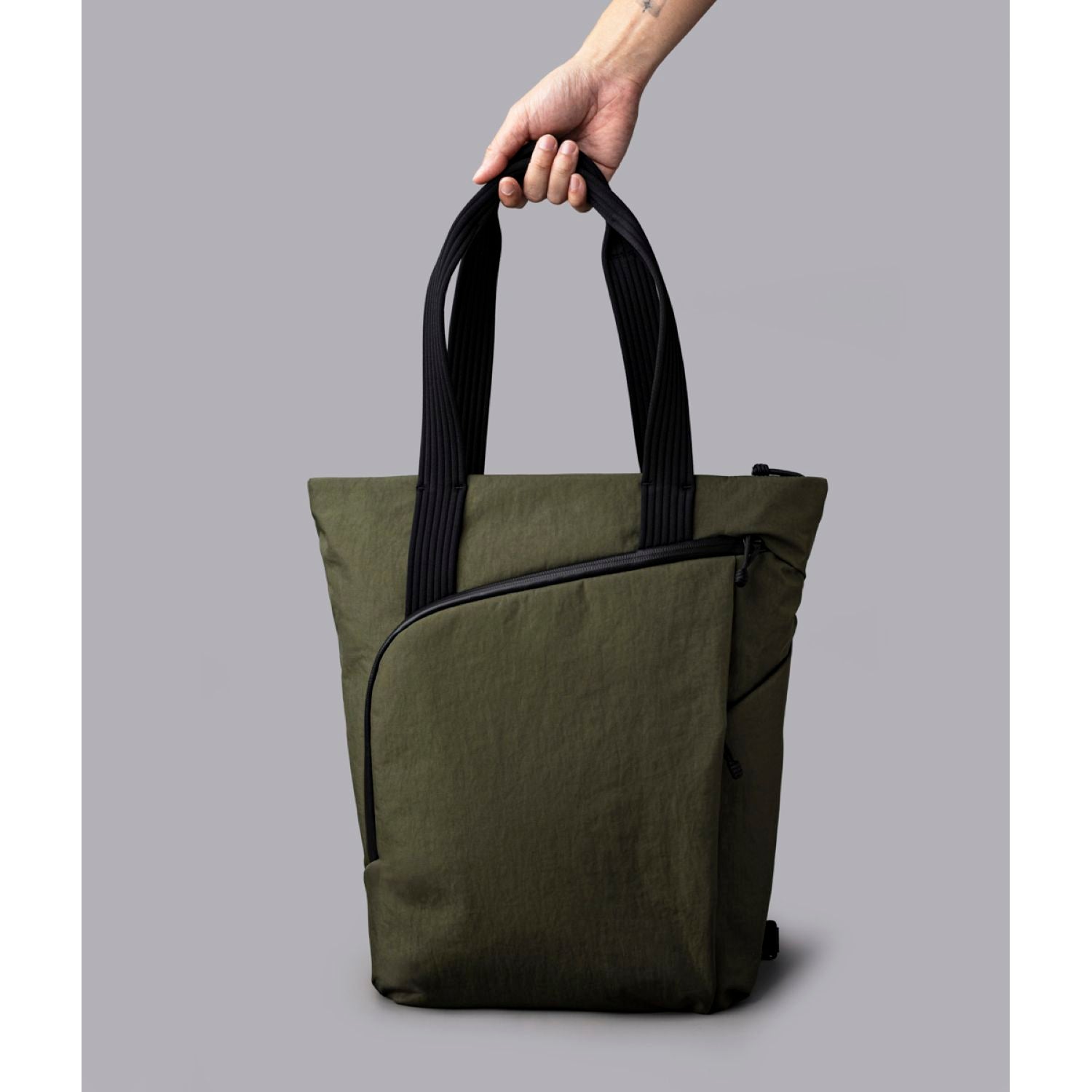 ALPAKA Flow Tote Pack Axoflux 400D (Green) – The Planet Traveller