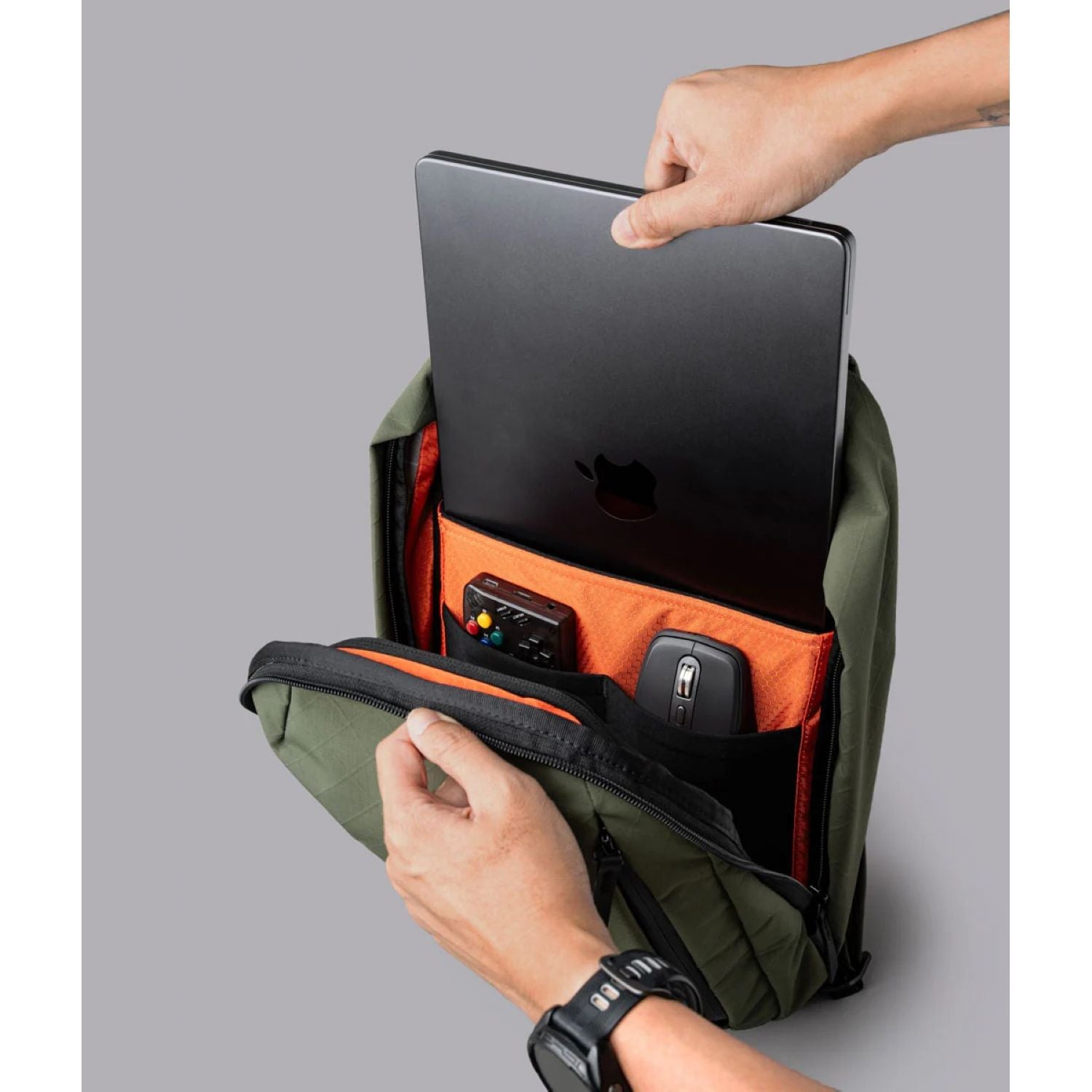 ALPAKA Metro Backpack Axogrid 210D (Army Green)