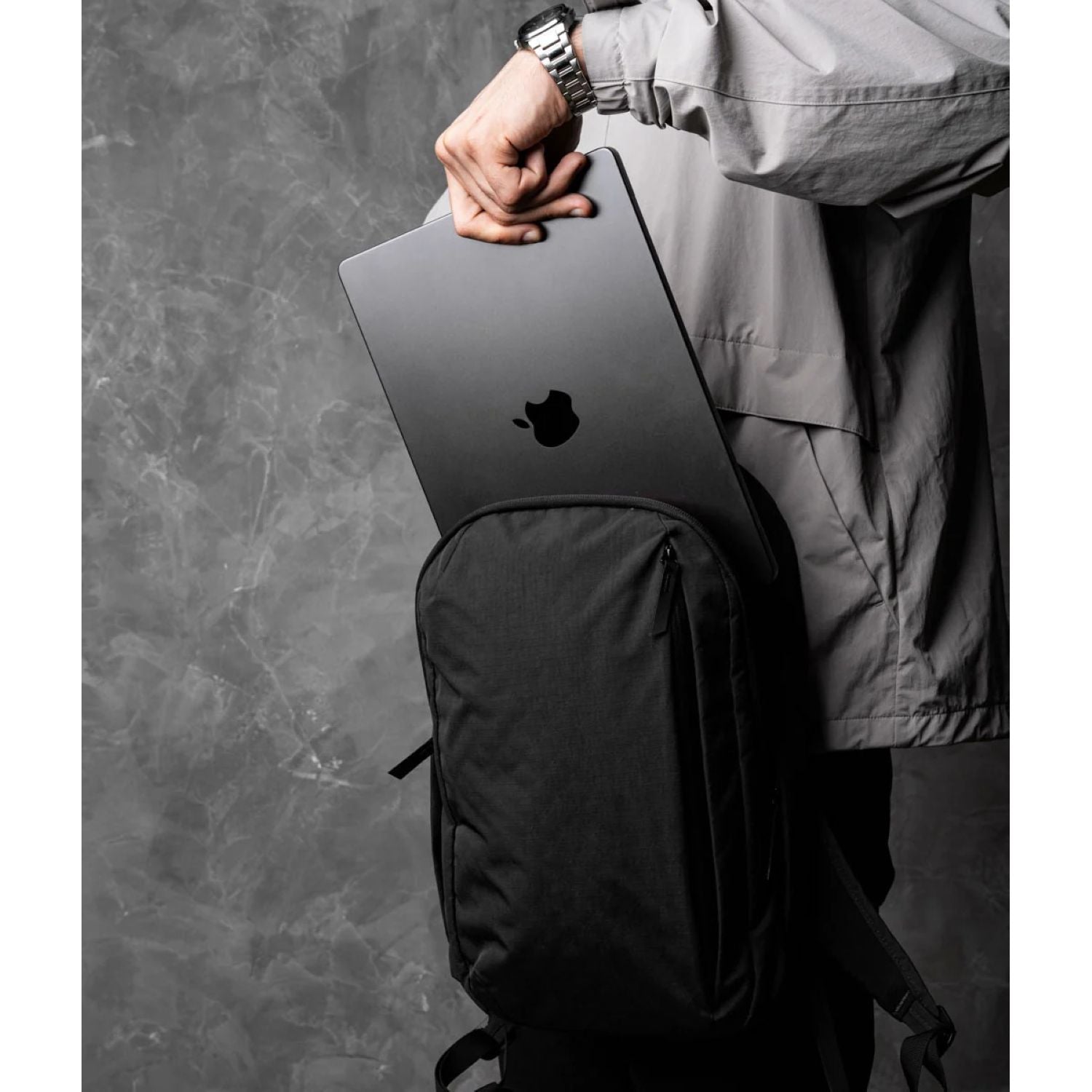 ALPAKA Metro Backpack Axogrid 210D (Black)