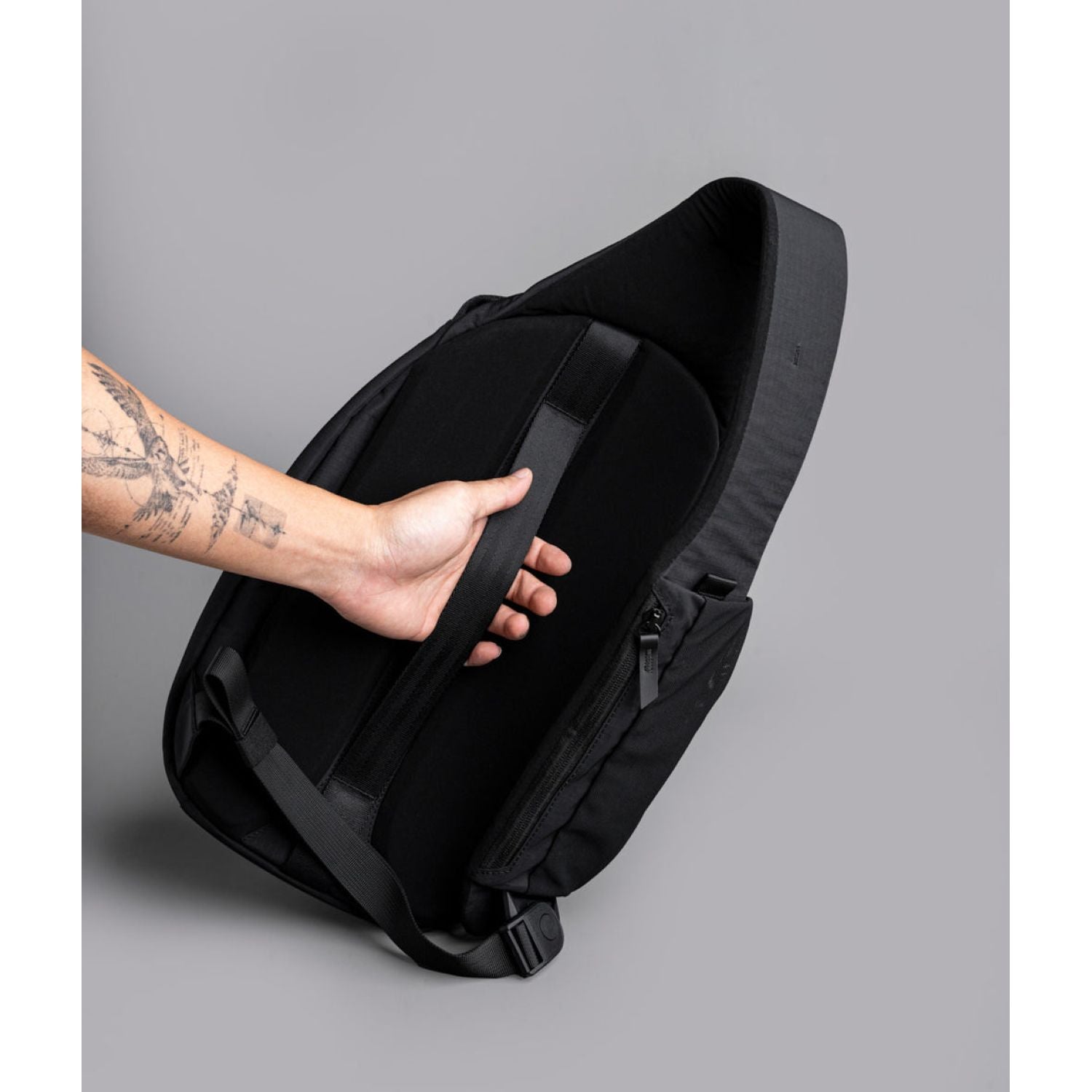 ALPAKA Metro Crossbody Left Shoulder Axoflux 210D (Black)