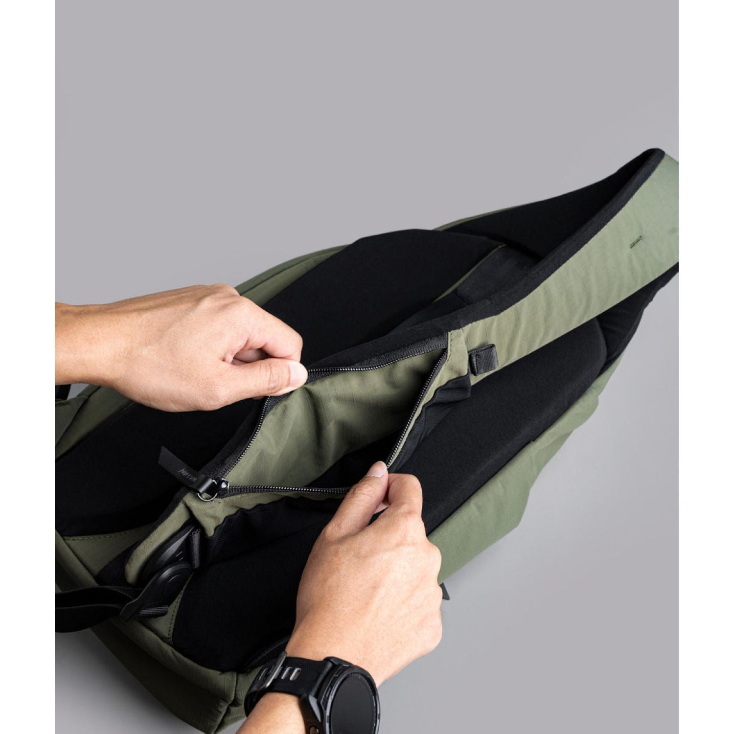 ALPAKA Metro Crossbody Left Shoulder Axoflux 210D (Green)