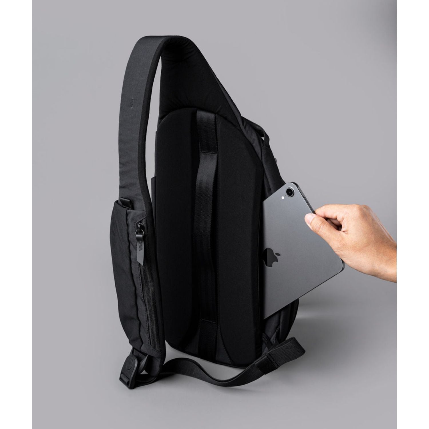 ALPAKA Metro Crossbody Right Shoulder Axoflux 210D (Black)