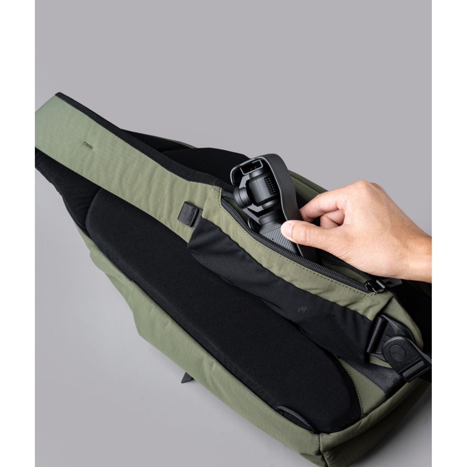 ALPAKA Metro Crossbody Right Shoulder Axoflux 210D (Green)