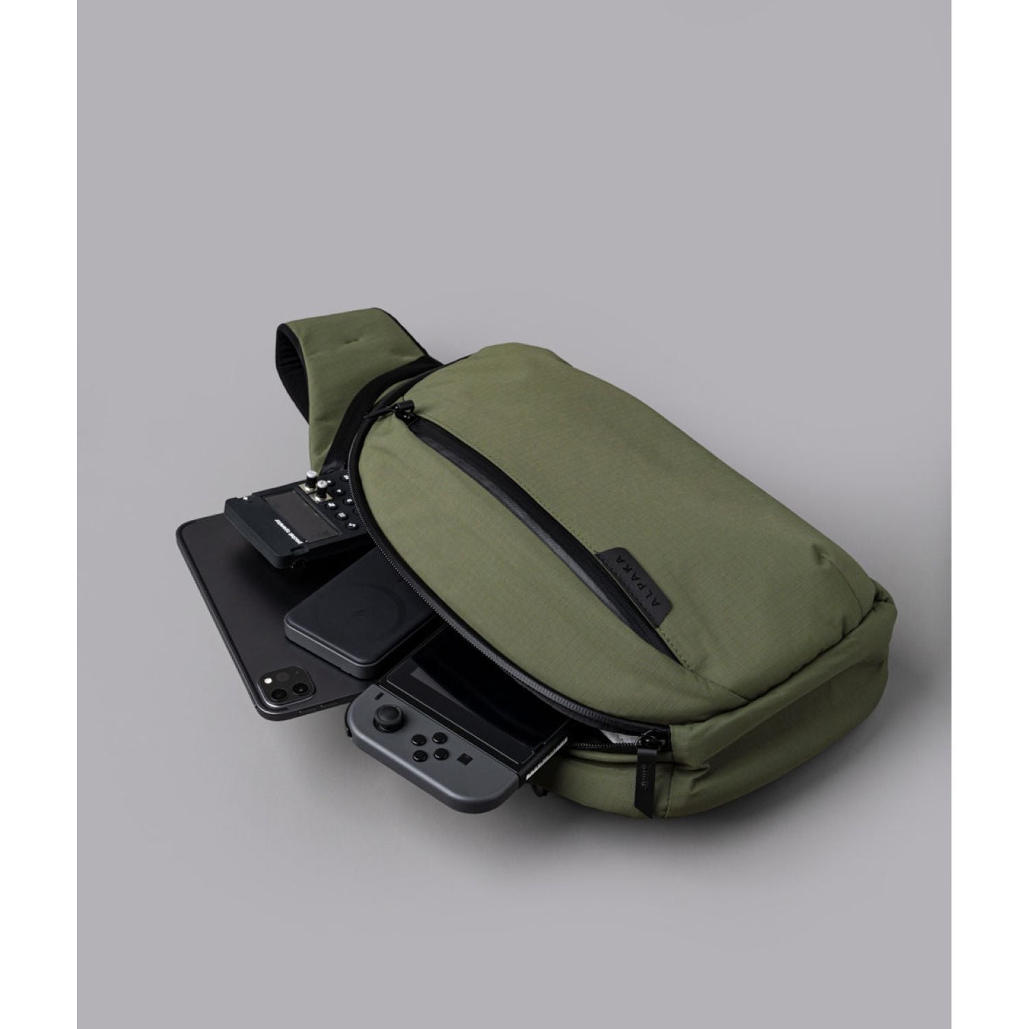 ALPAKA Metro Crossbody Right Shoulder Axoflux 210D (Green)