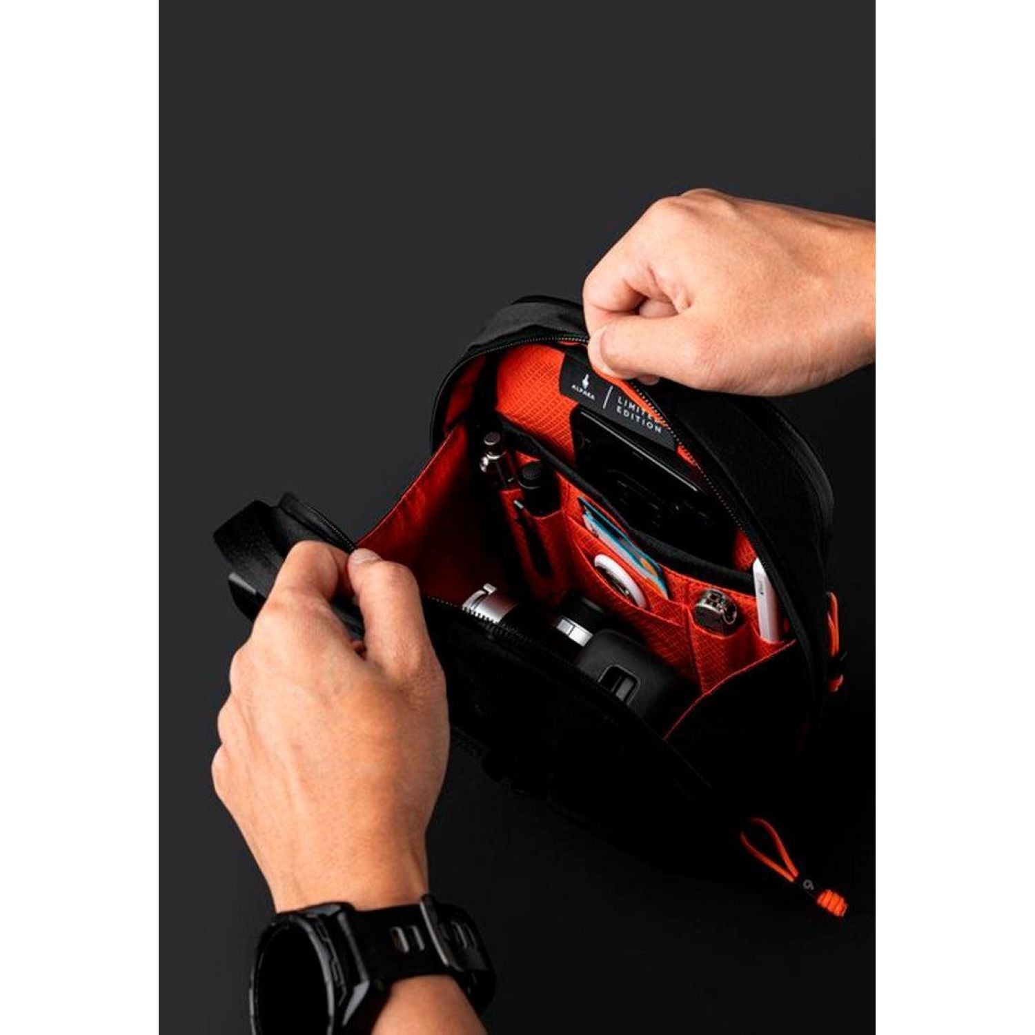 ALPAKA Metro Sling Max 9Th Anniversary Edition Axogrid 300D (Black)