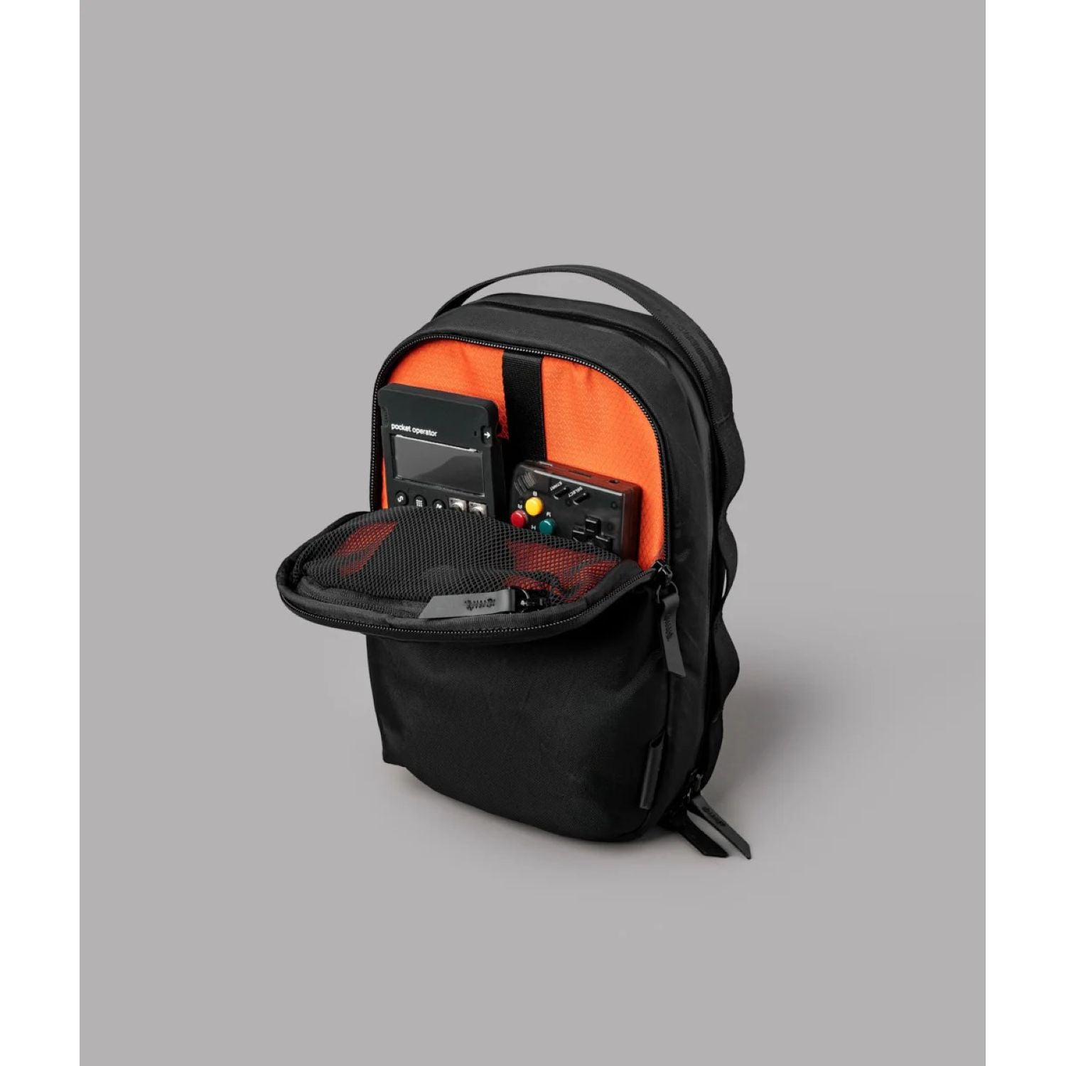 ALPAKA Metro Sling Max X-Pac X42 (Black)