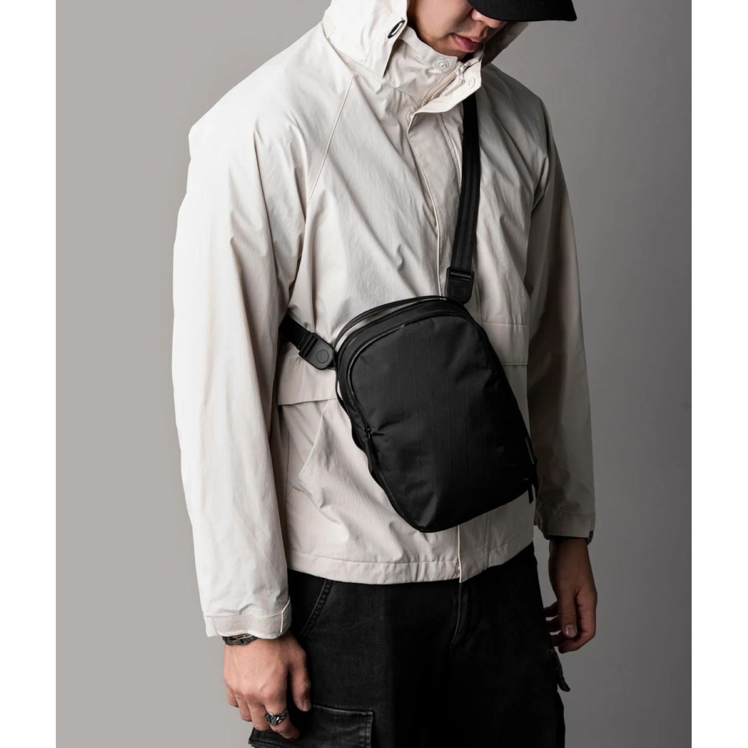 ALPAKA Metro Sling Max X-Pac X42 (Black)