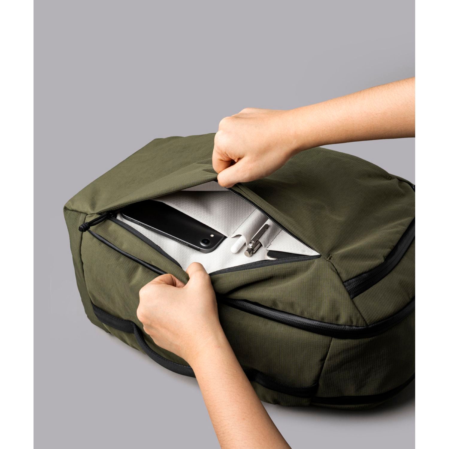 [PRE-ORDER] ALPAKA Traverse Backpack 30L Axoflux 400D (Green)