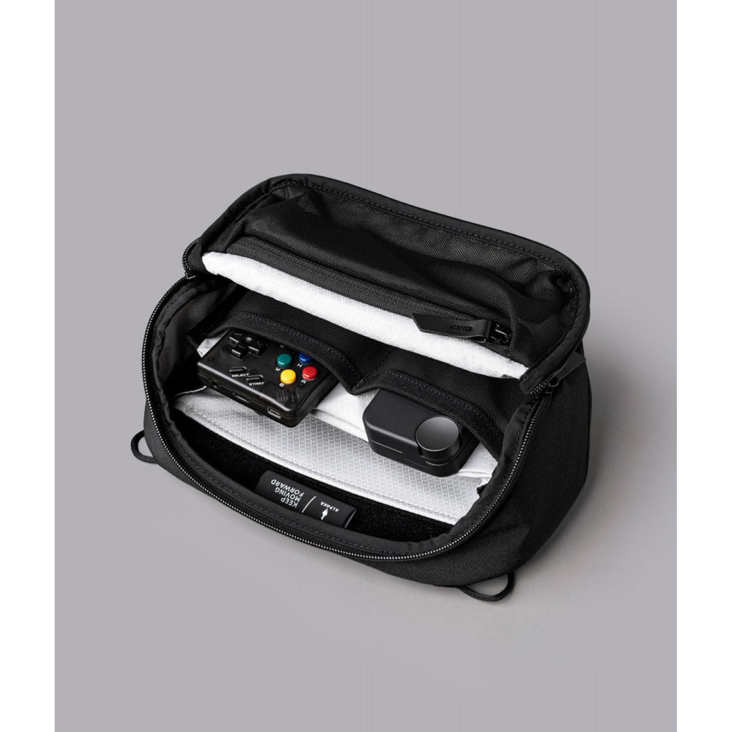 ALPAKA Vertex Pouch Mini 2L Axoflux 300D (Black)