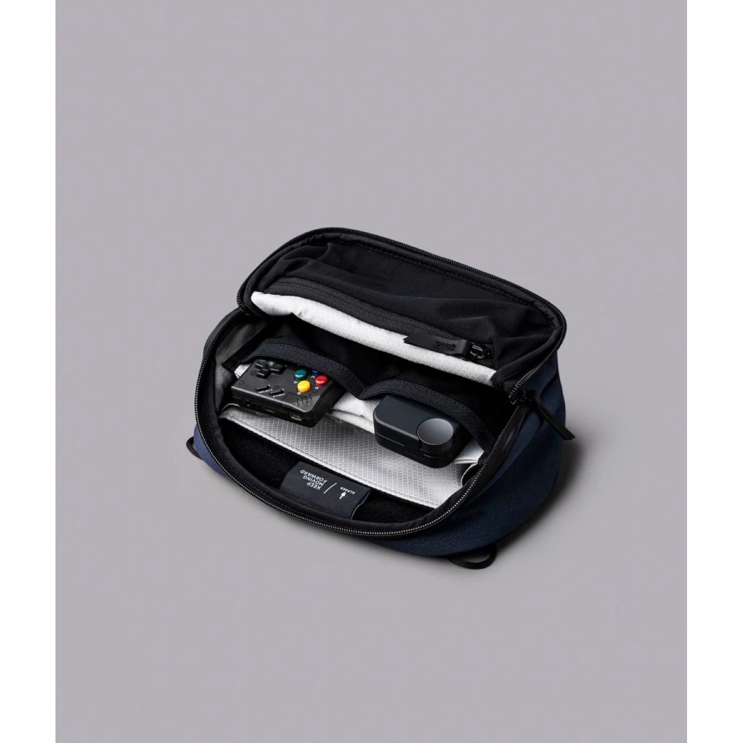 ALPAKA Vertex Pouch Mini 2L Axoflux 300D (Blue)