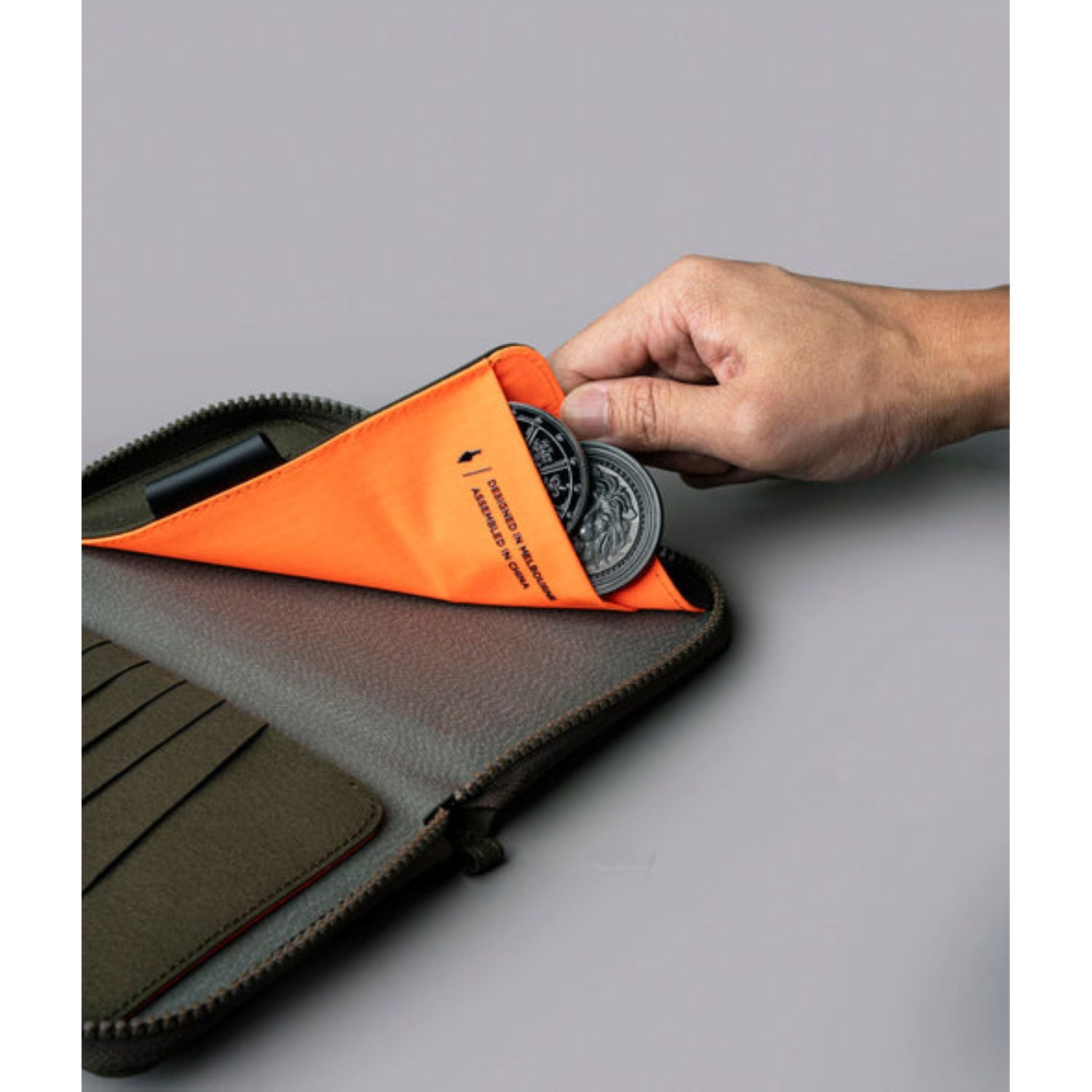 ALPAKA Zip Passport  Wallet Axogrid 300D (Army Green)