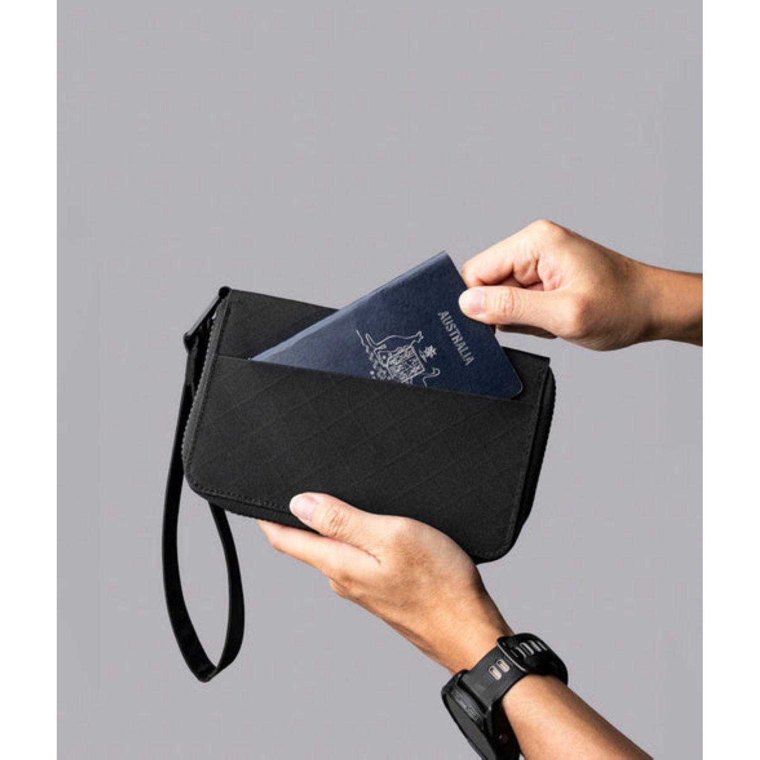 ALPAKA Zip Passport  Wallet Axogrid 300D (Black)