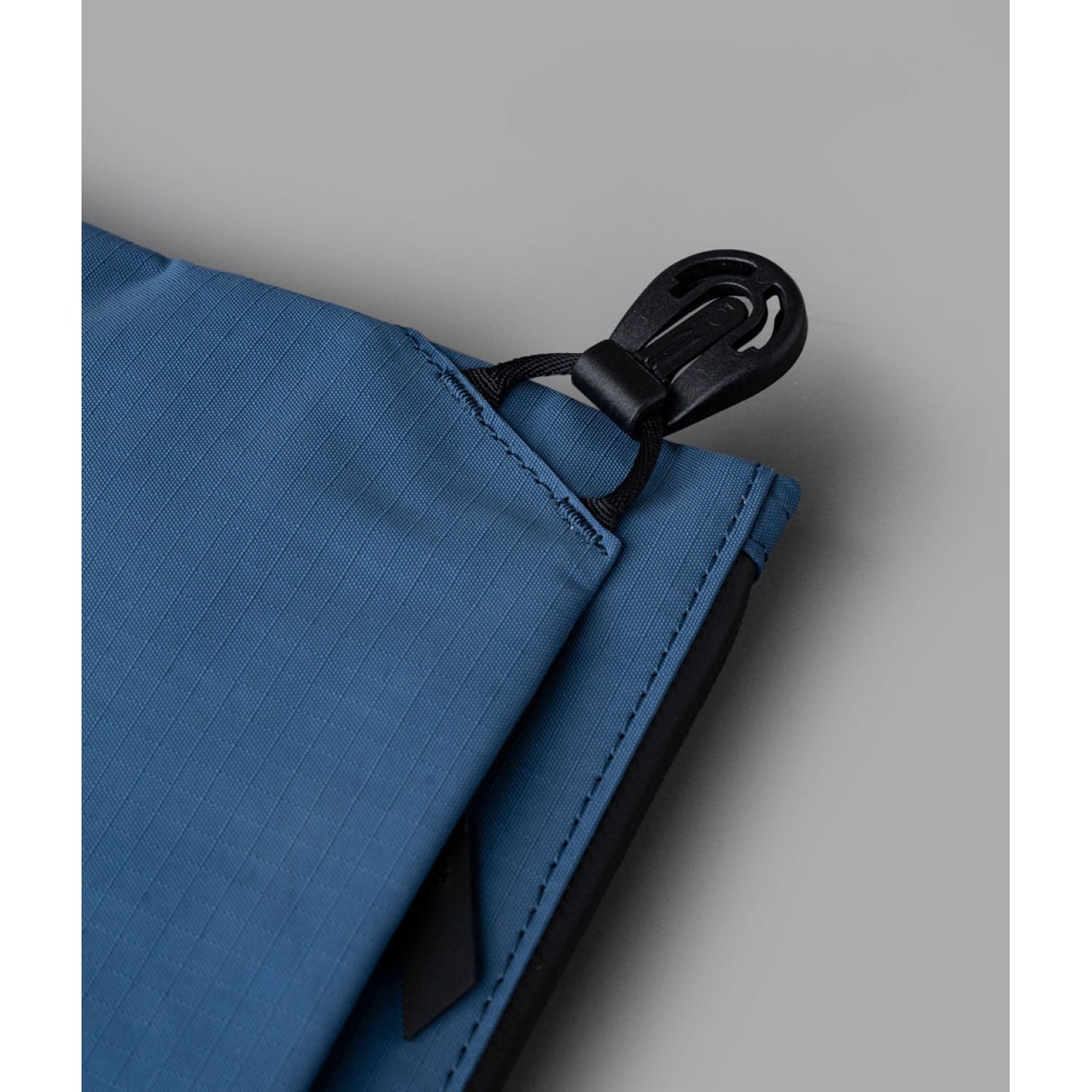 ALPAKA Zip Pouch Max V2 Axoflux 210D (Blue)