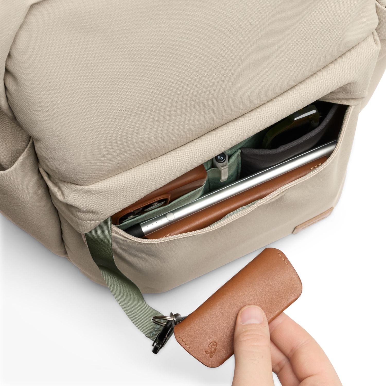 Bellroy Classic Daypack - Tahini