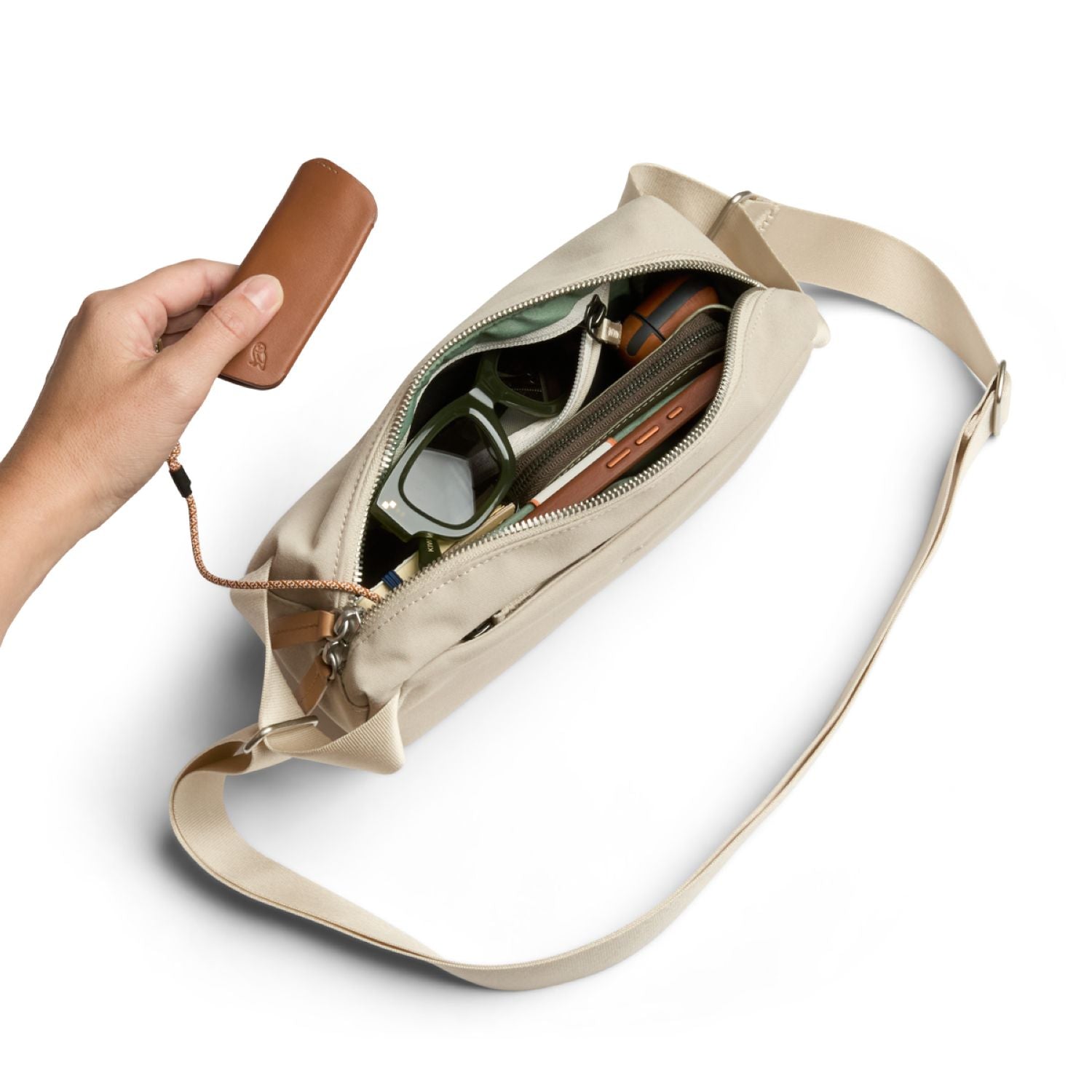 Bellroy Classic Sling 3L - Tahini