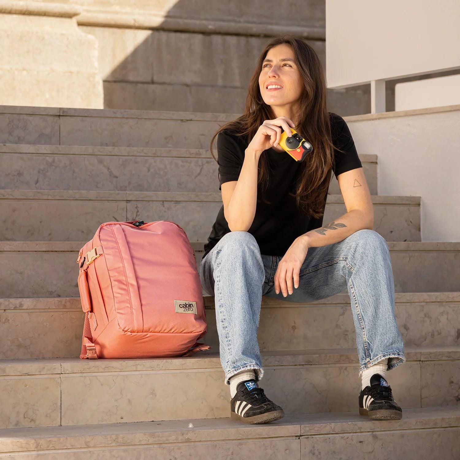 CabinZero Classic 28L Backpack - Laptop (Pinku)