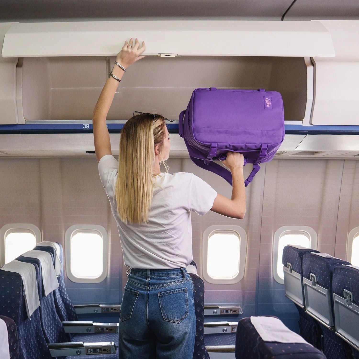 CabinZero Classic Backpack 36L (Lavender Dream)