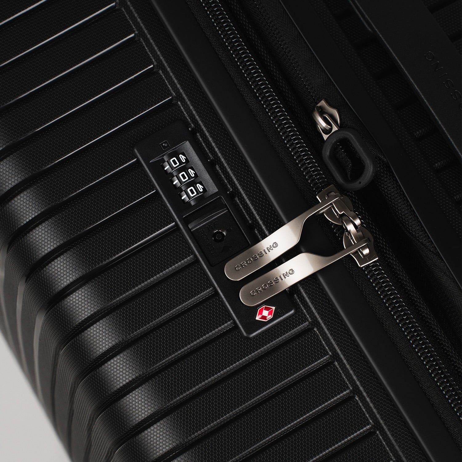 Crossing GLID Polypropylene Medium 25" Luggage - Black