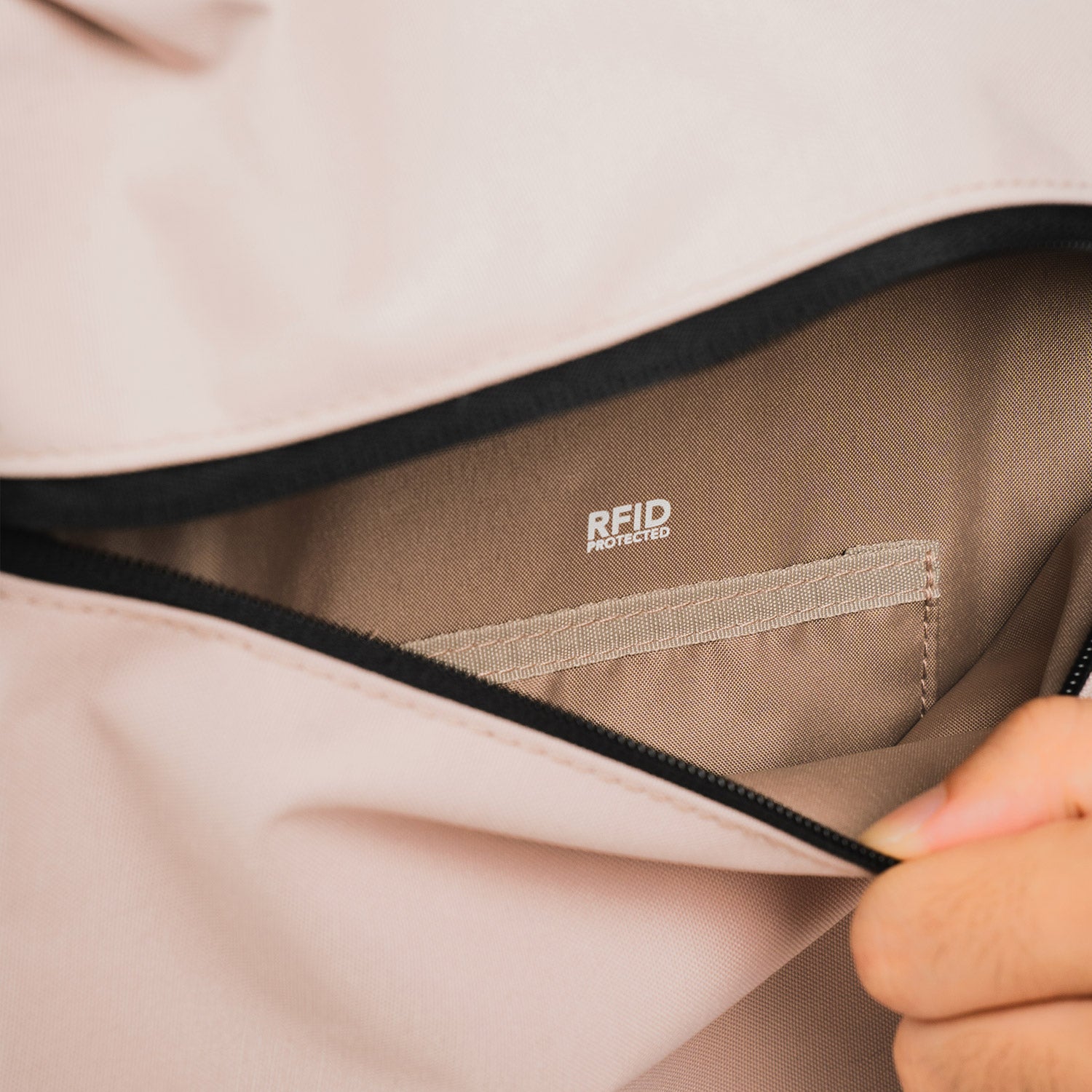 Crossing Jet Set Laptop Sleeve 13” Bag with RFID - White