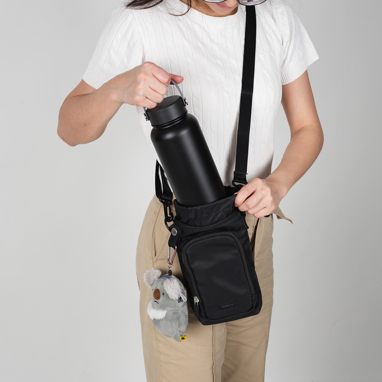 Crossing Water Bottle Crossbody Bag With  Front Pocket 2L - Black