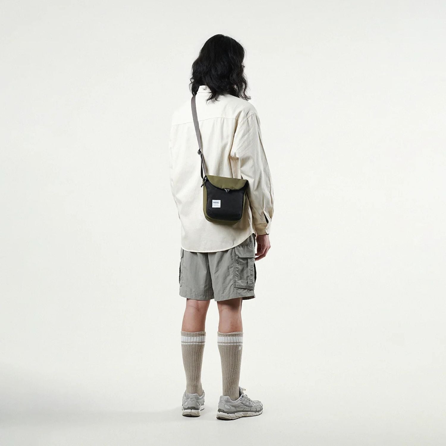 Hellolulu Desi Sling Bag Recycled (Capulet Olive/Flat Black)