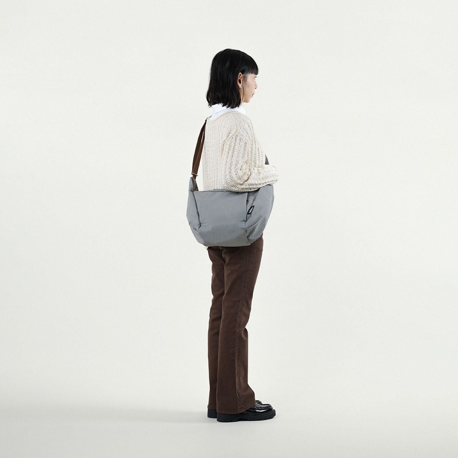 Hellolulu Miles Shoulder Bag (M) (Pearl Gray) – The Planet Traveller