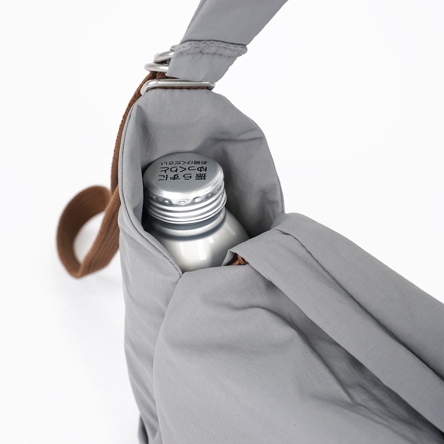 Hellolulu Miles Shoulder Bag (M) (Pearl Gray)