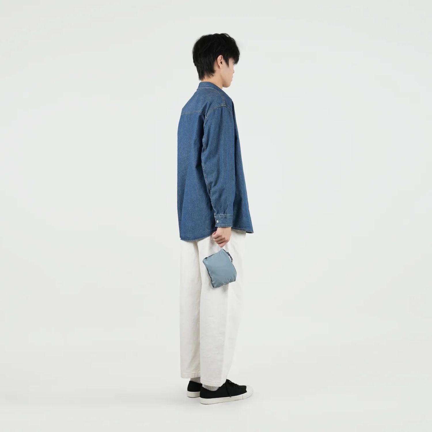 Hellolulu Noor Reversible Shoulder Bag (Soft Blue/Standard Black)