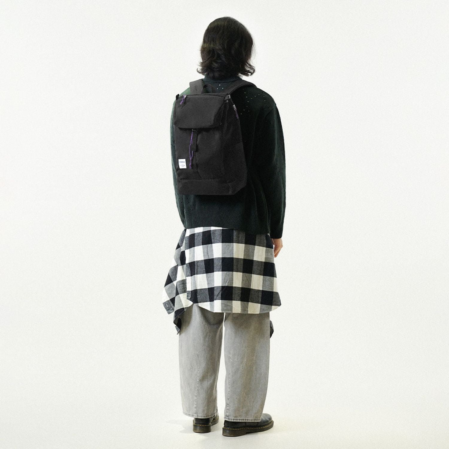 Hellolulu Saro Utility Flap Backpack M (Cool Black)