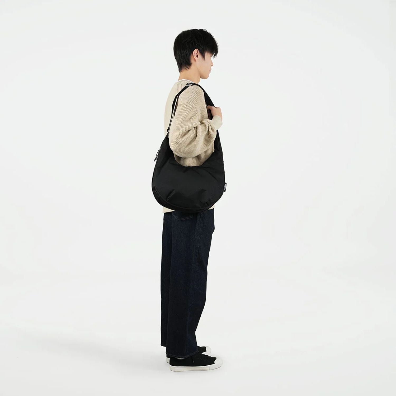 Hellolulu Zion Expandable Hobo Bag (Moss Black)