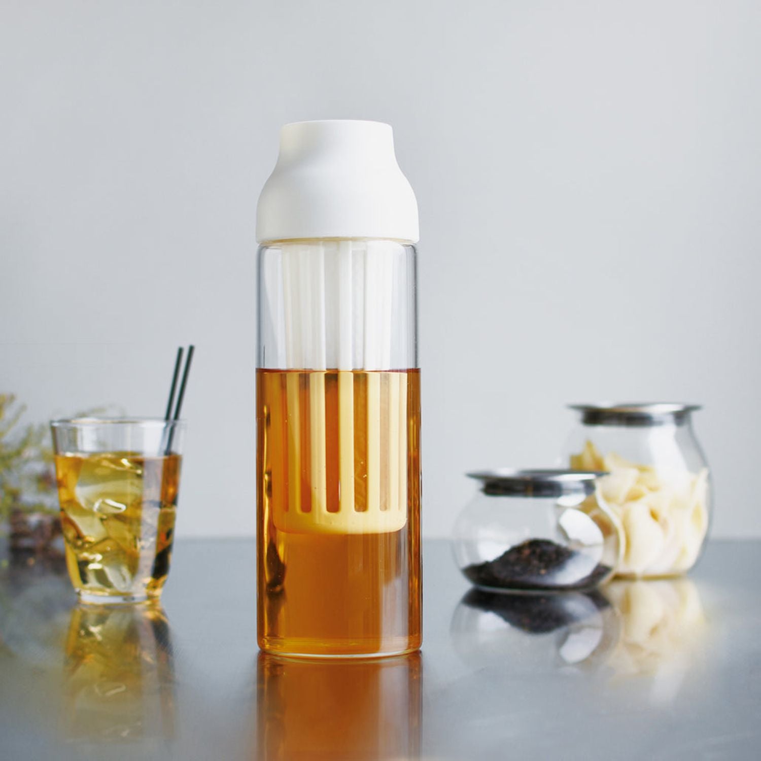 Kinto Capsule Cold Brew Carafe 1L White