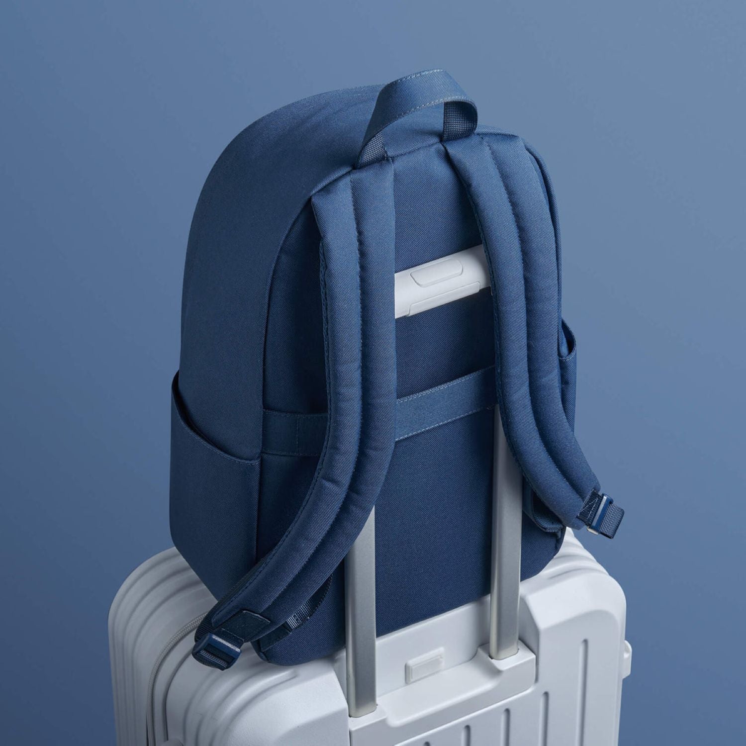 MAH Axis 18L Backpack - Black