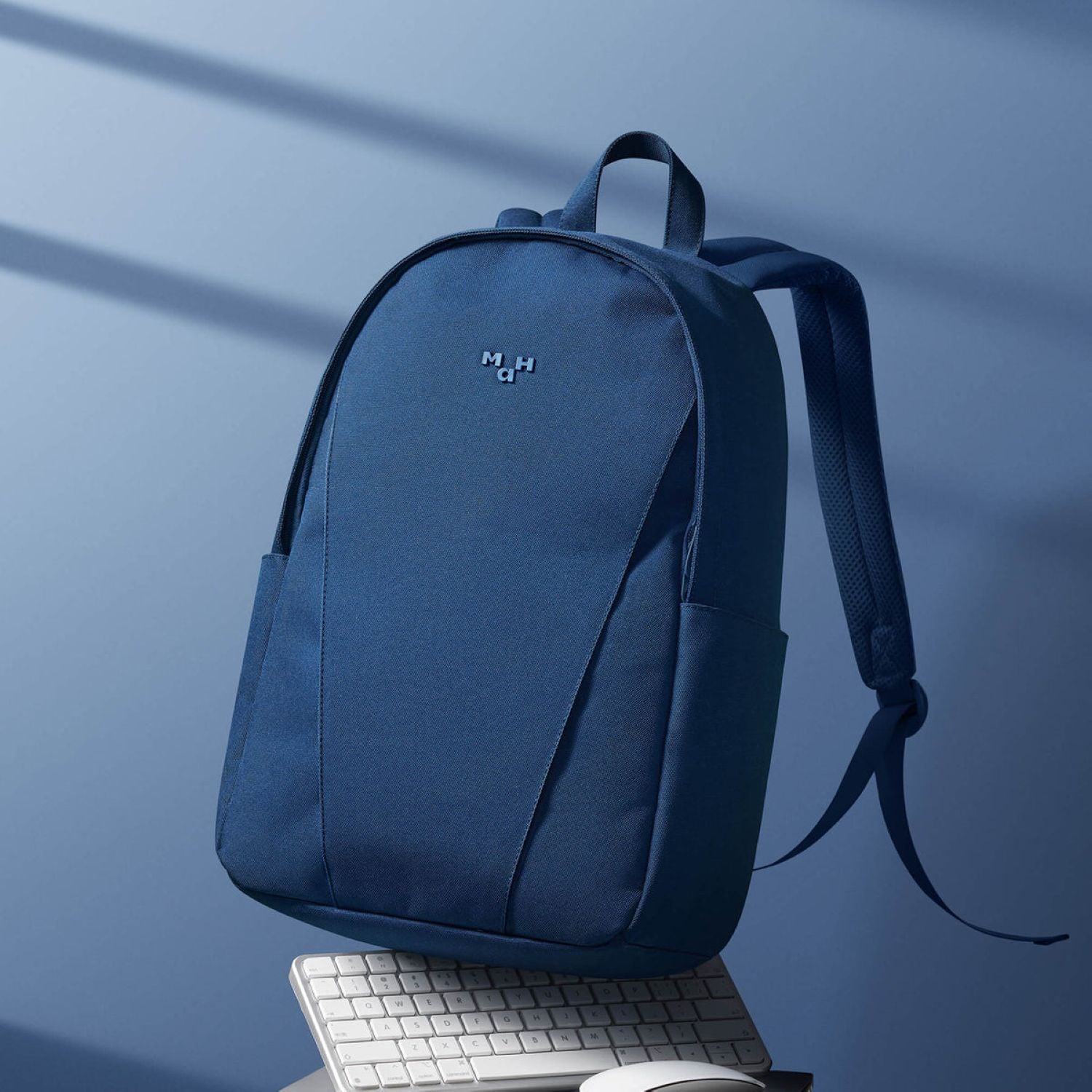 MAH Axis 18L Backpack - Black