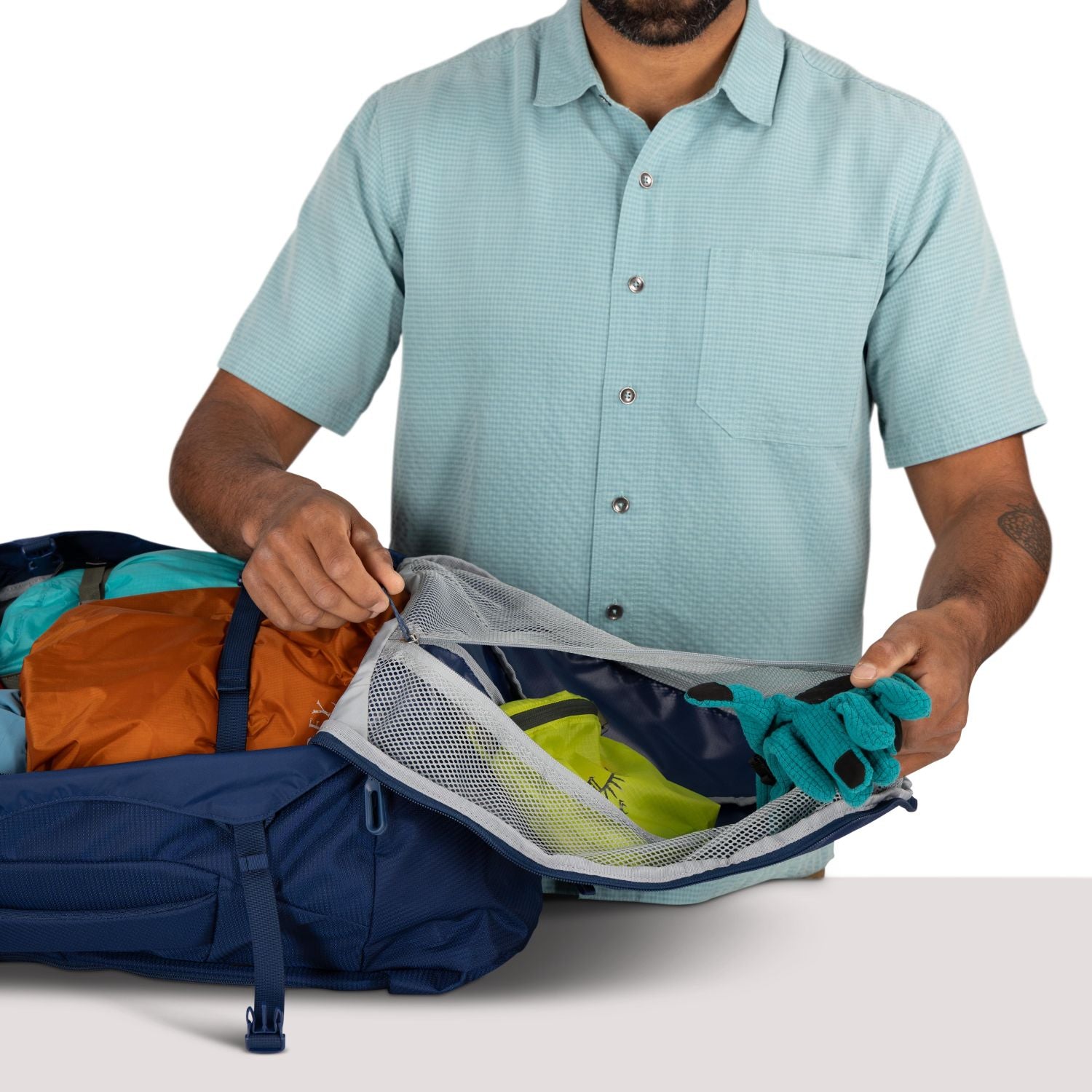 Osprey Farpoint 40 Backpack O/S - Black V2