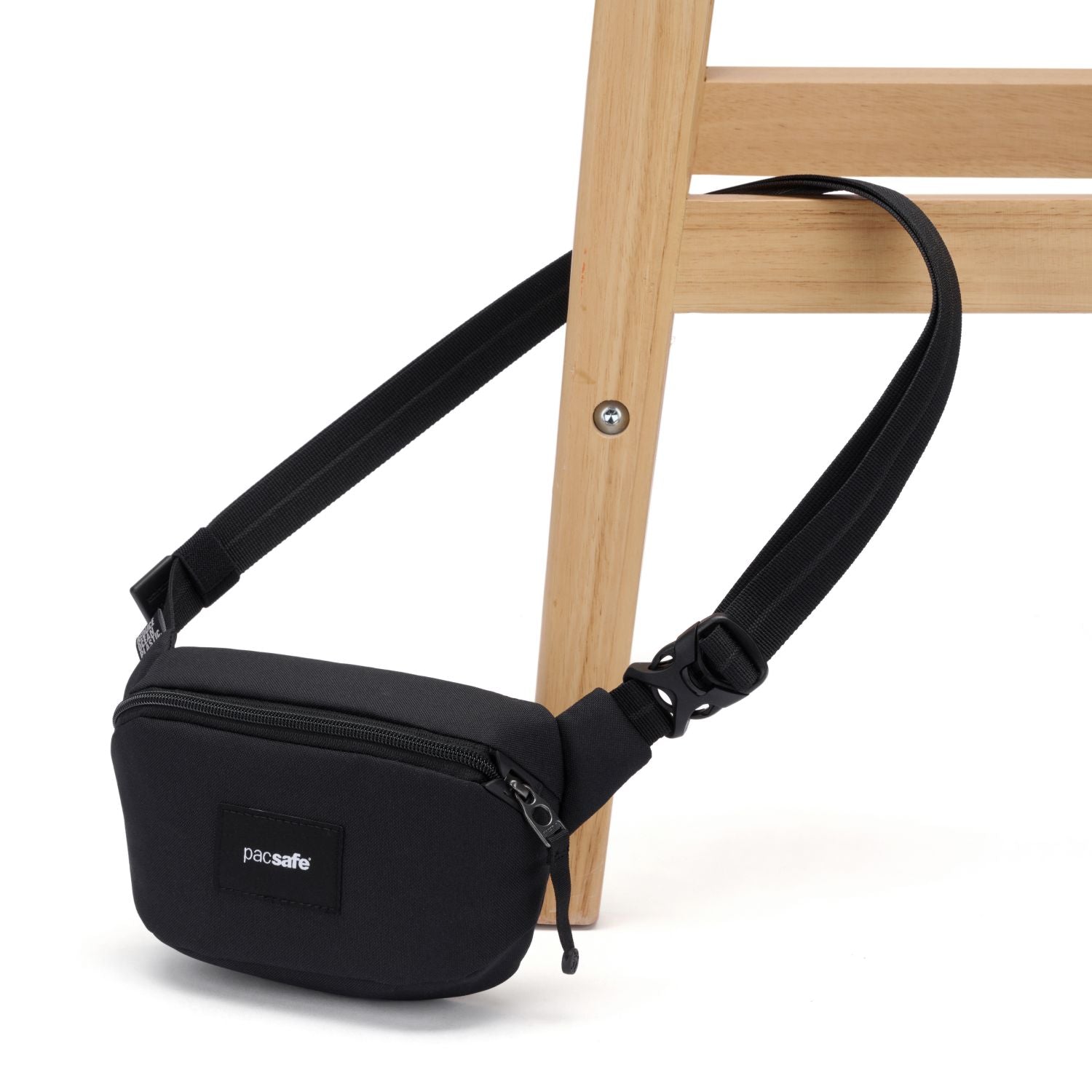 Pacsafe Go Anti-theft Mirco Sling - Jet Black