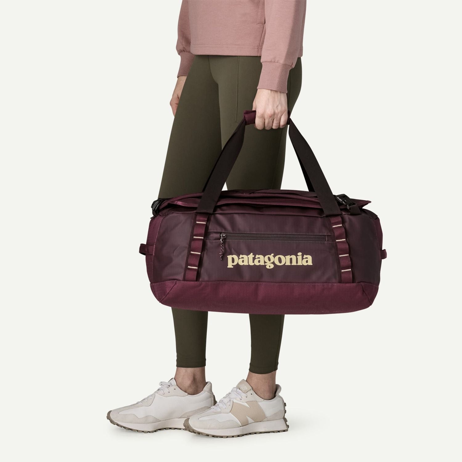 Patagonia Black Hole® Duffel 40L (Berry Fig)