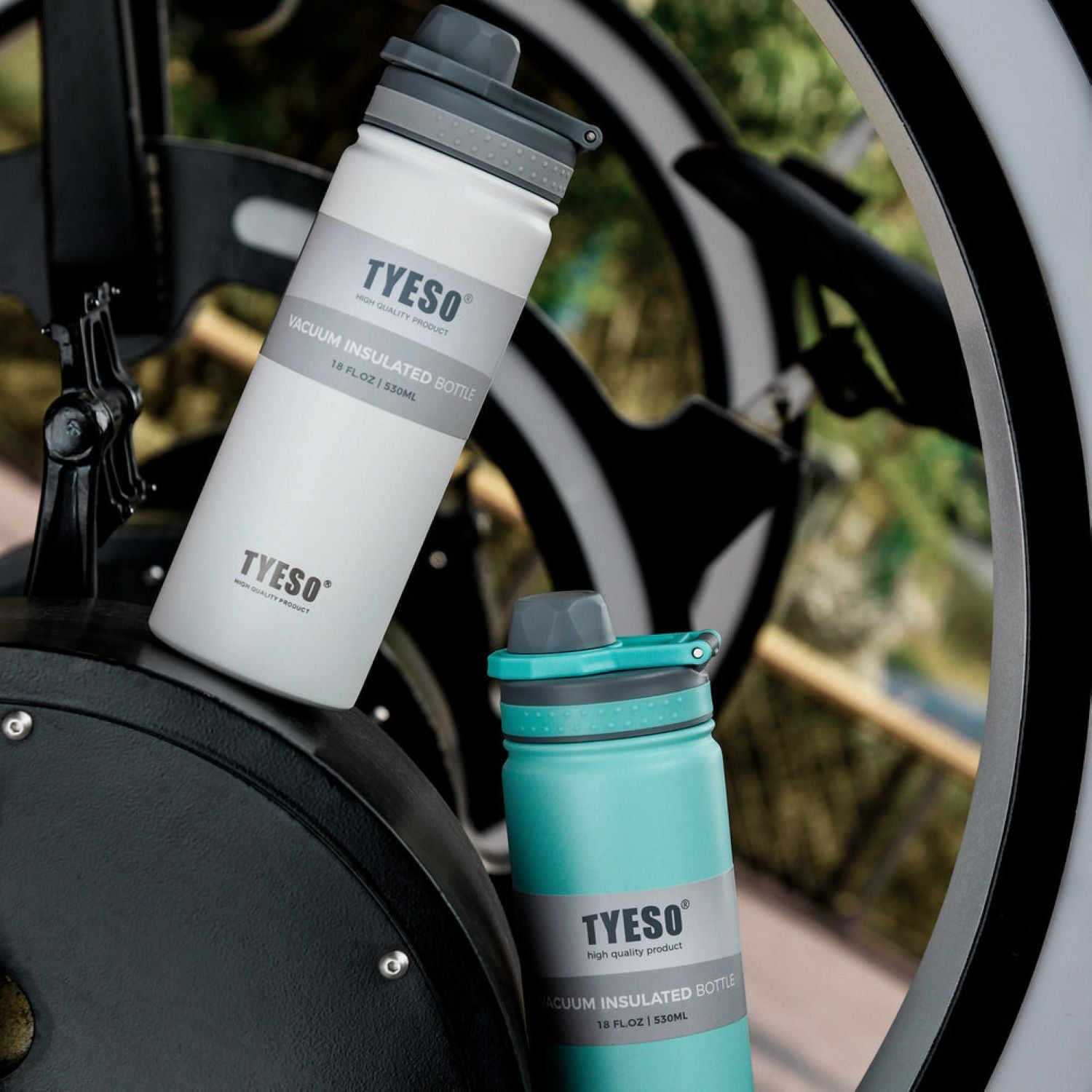 Tyeso Revive (Matte) S/S Vacuum Insulated Bottle With Handle 600ML - Green