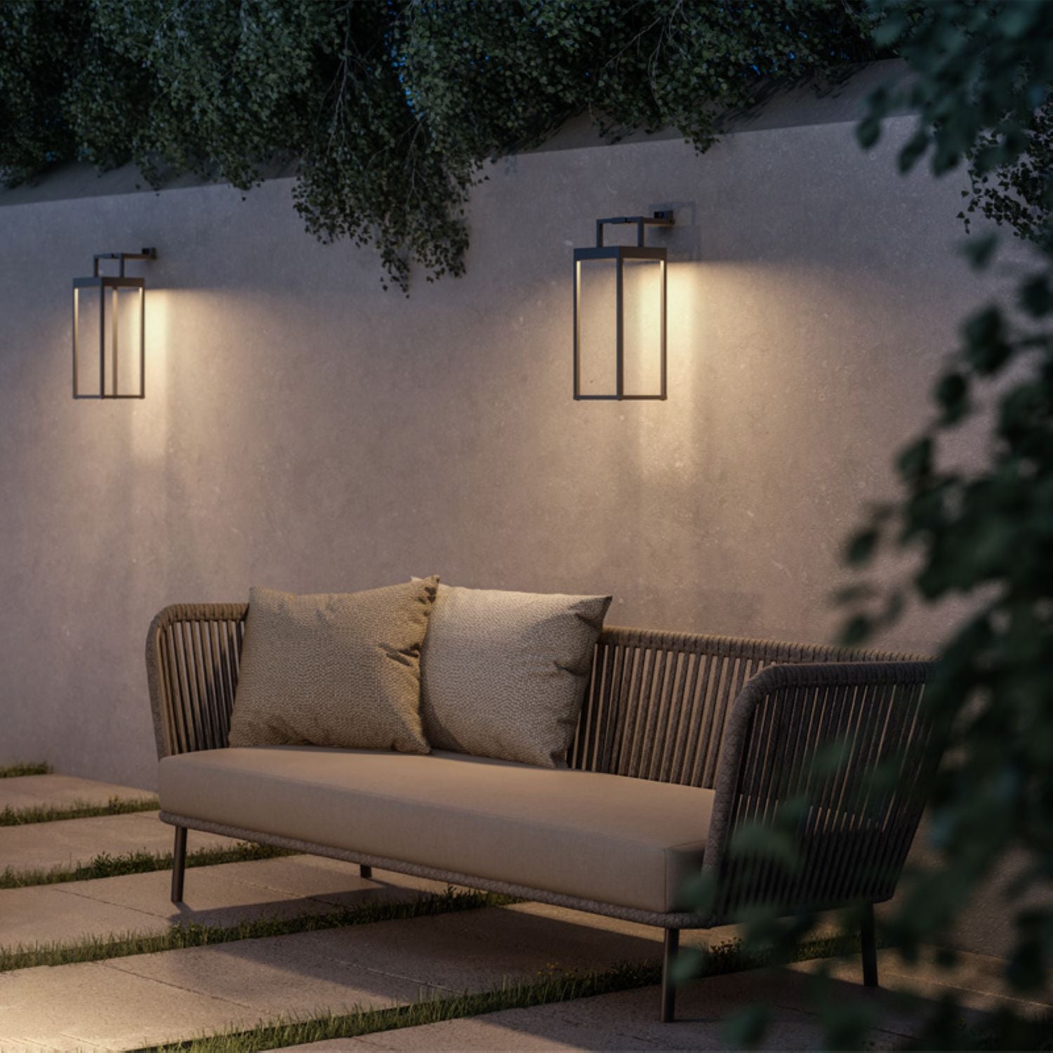 Ubiqua Handy Maxi With 196/187 Lumens - 2.2W 5V Power (Black)