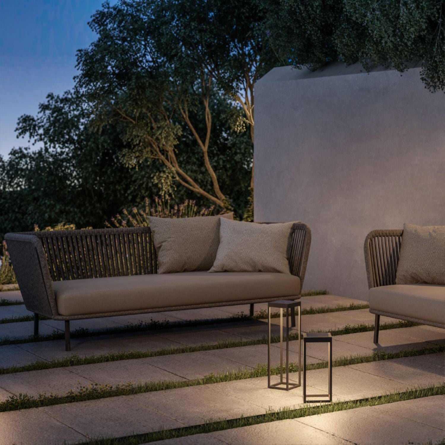 Ubiqua Midi With 187/194 Lumens - 2.2W 5V Power (Black)