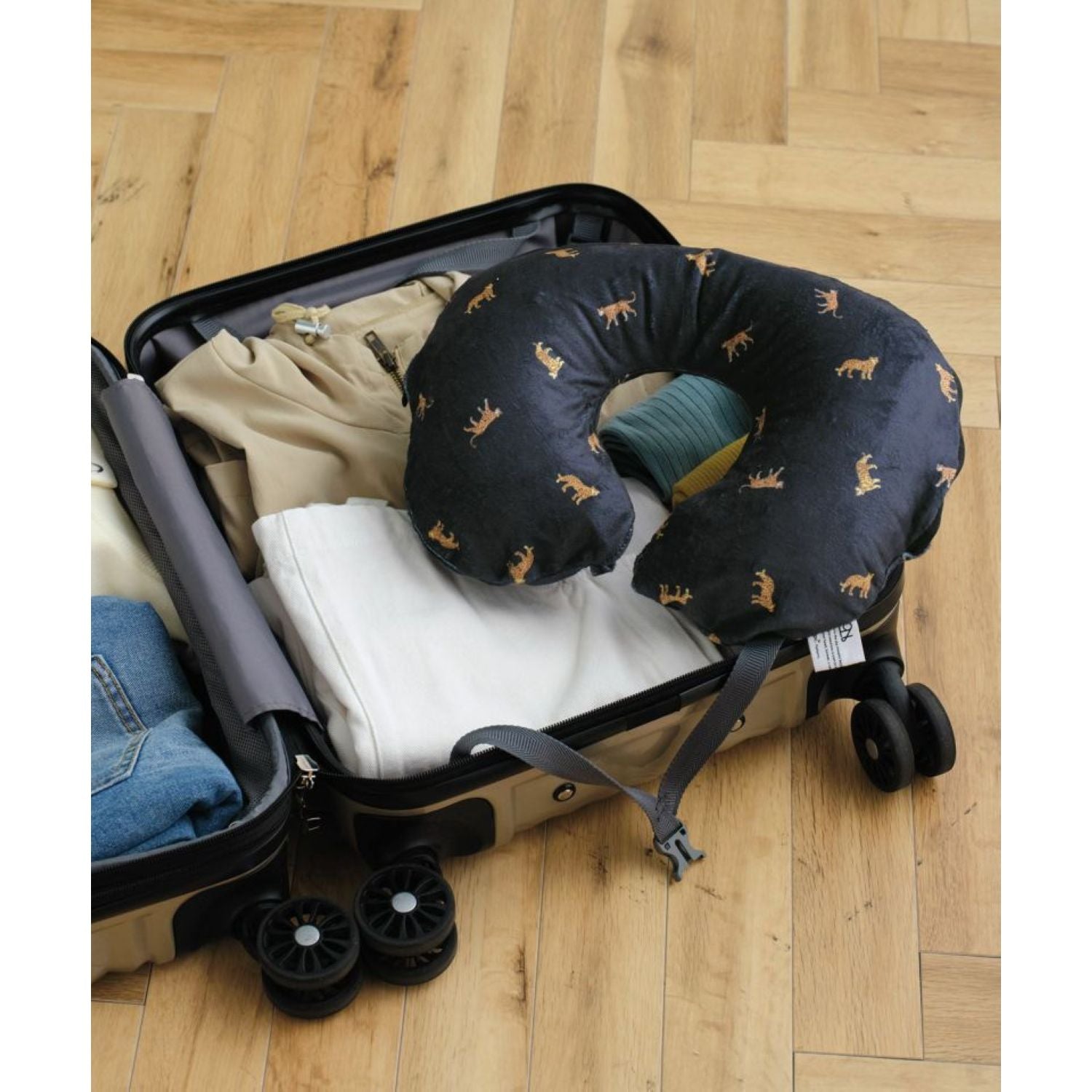 WPC Air Pump Neck Pillow (Merry Flower Off)